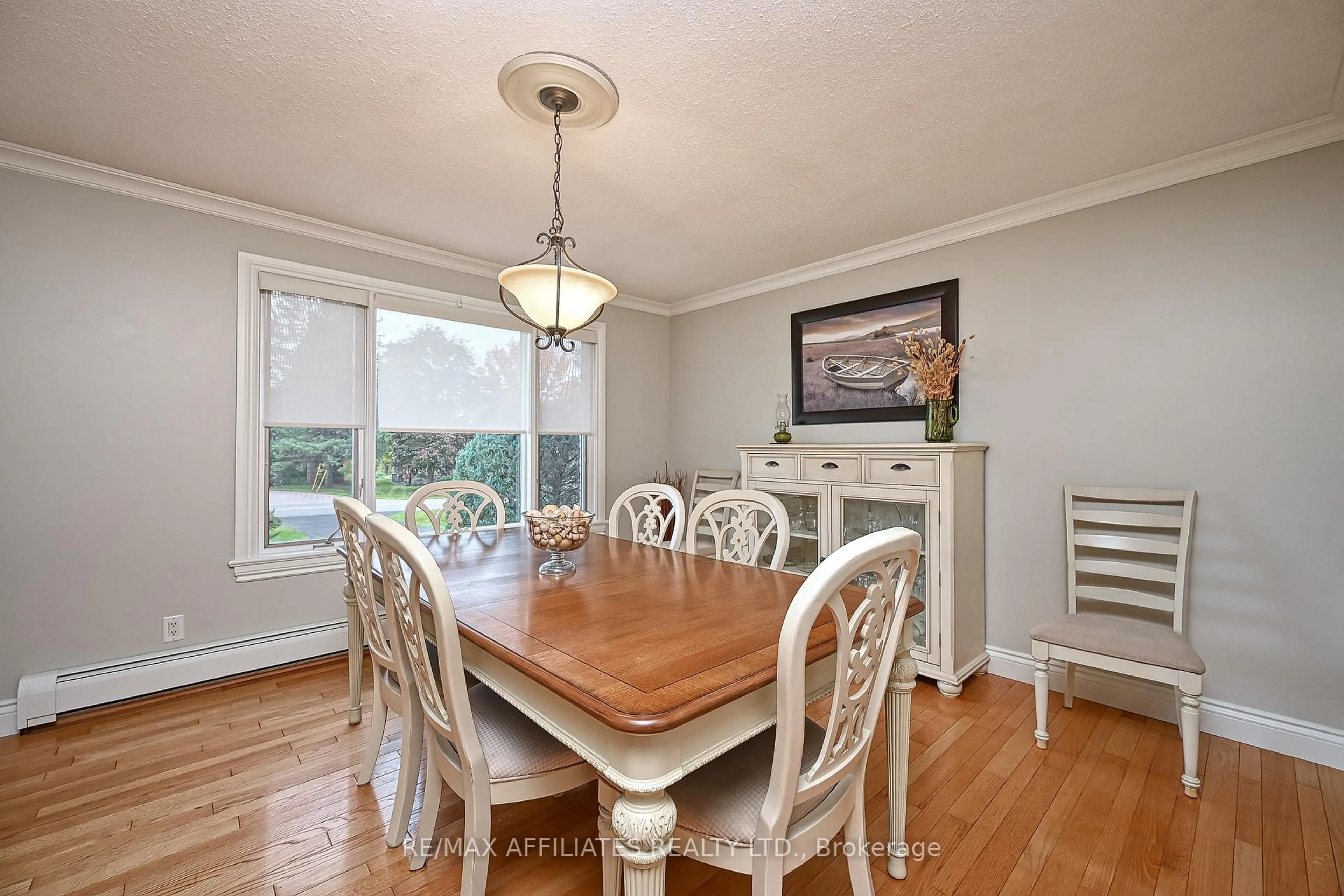 Dining room, wood/laminate floor for 1532 BELLA VISTA Dr, Ottawa Ontario K4C 1A7