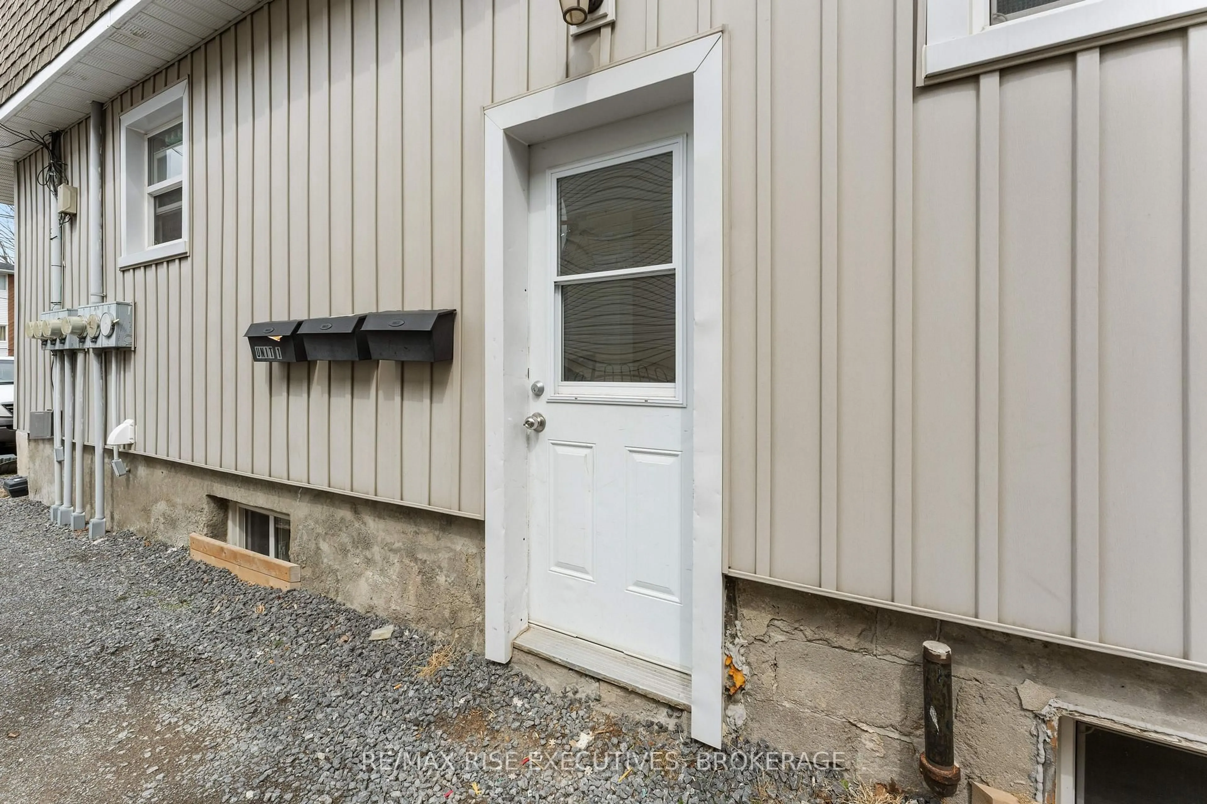 Unknown for 291 Helen St, Kingston Ontario K7L 4P6