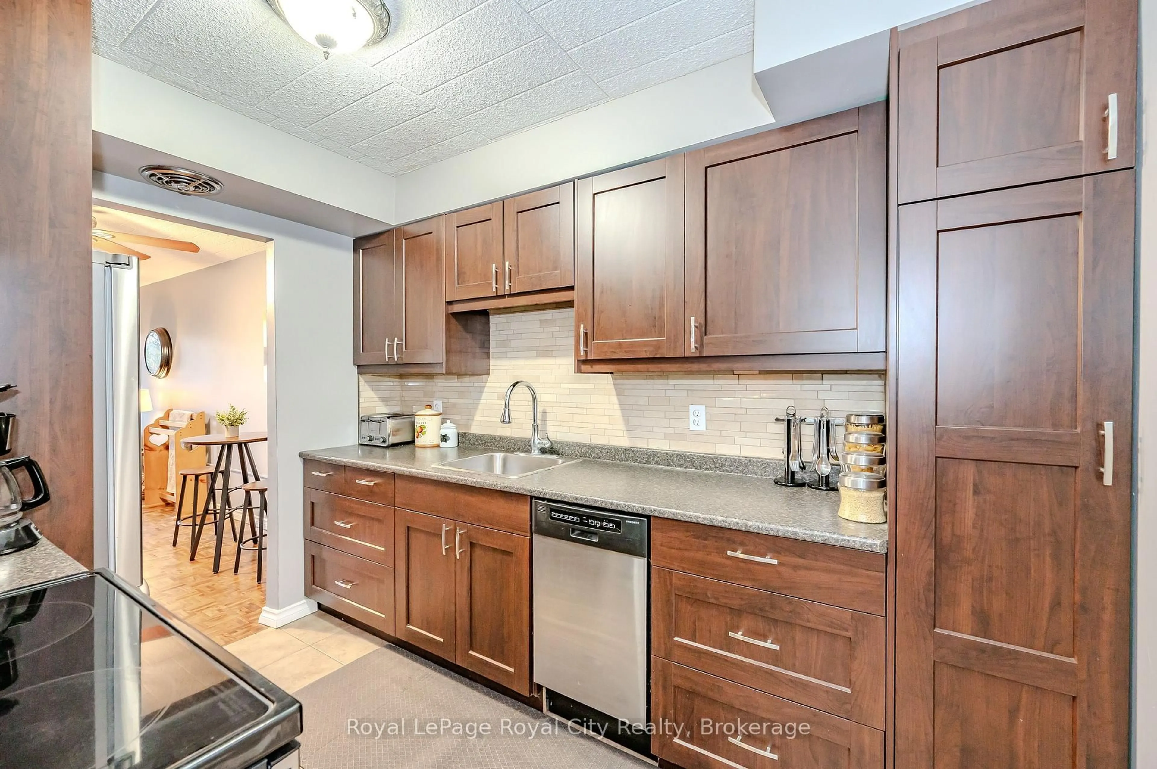 Standard kitchen, unknown for 105 CONROY Cres #511, Guelph Ontario N1G 2V5