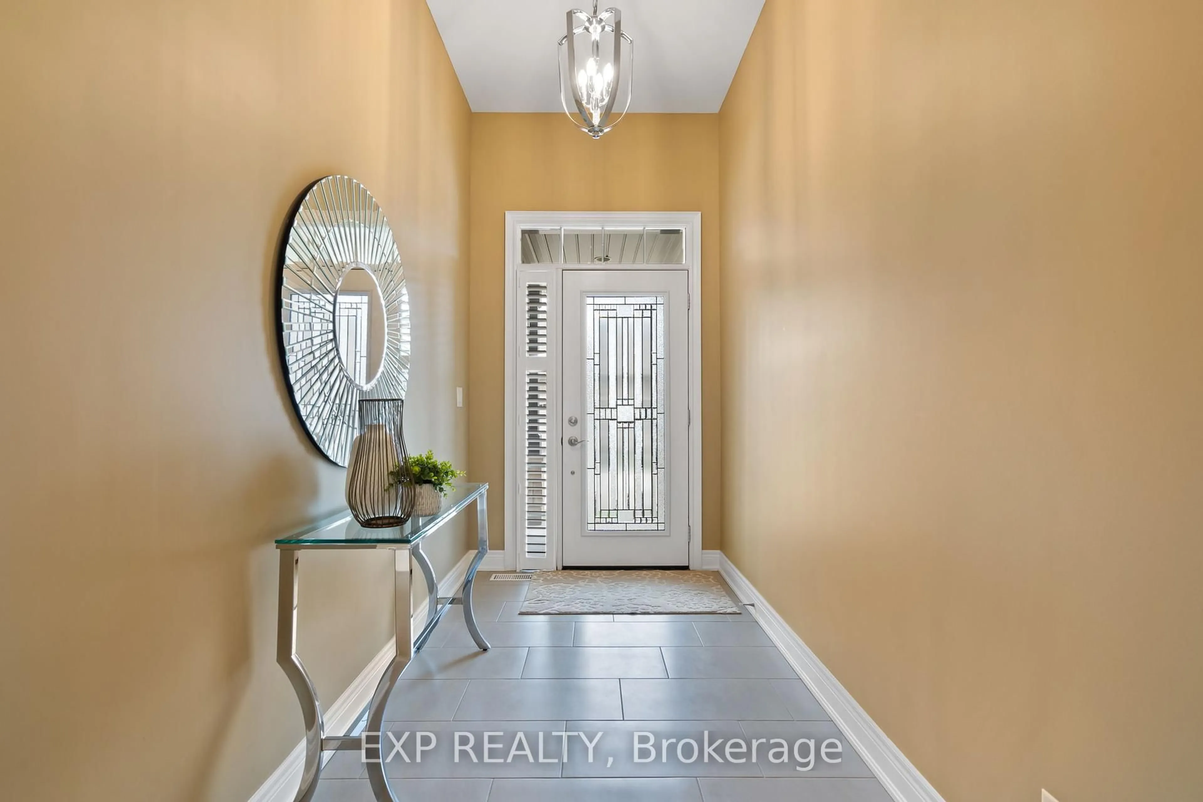 Indoor entryway for 12 Blossom Common N/A, St. Catharines Ontario L2M 0B3