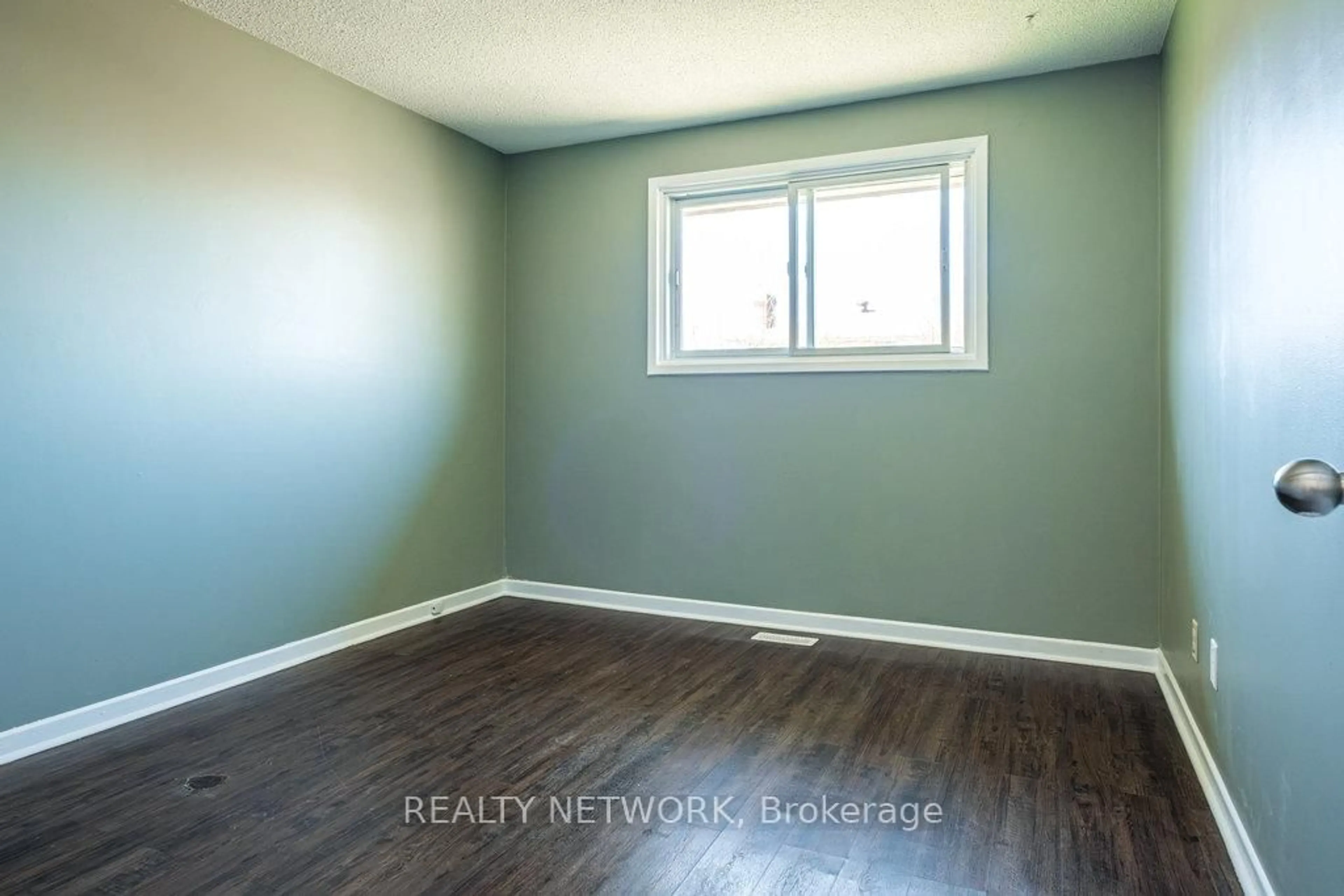 A pic of a room for 21 Tupper Dr, Thorold Ontario L2V 4B8