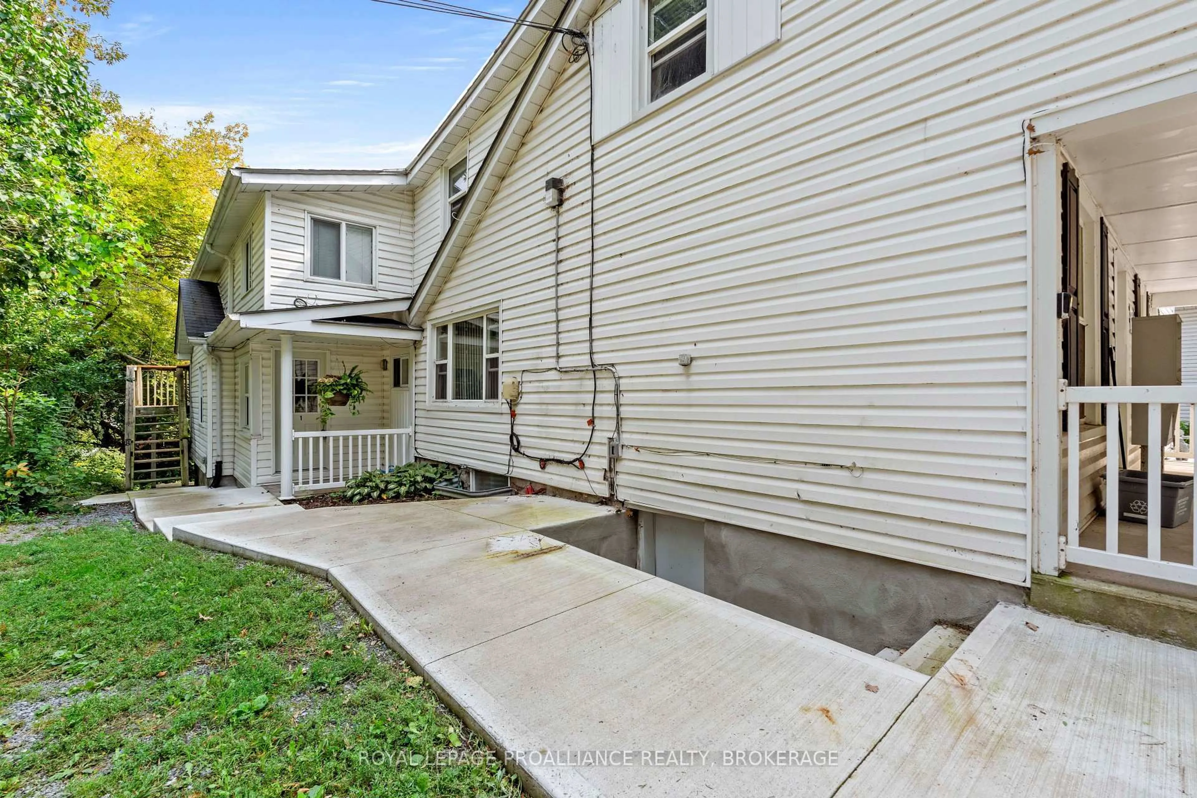 Unknown for 237 Mowat Ave, Kingston Ontario K7M 1K6