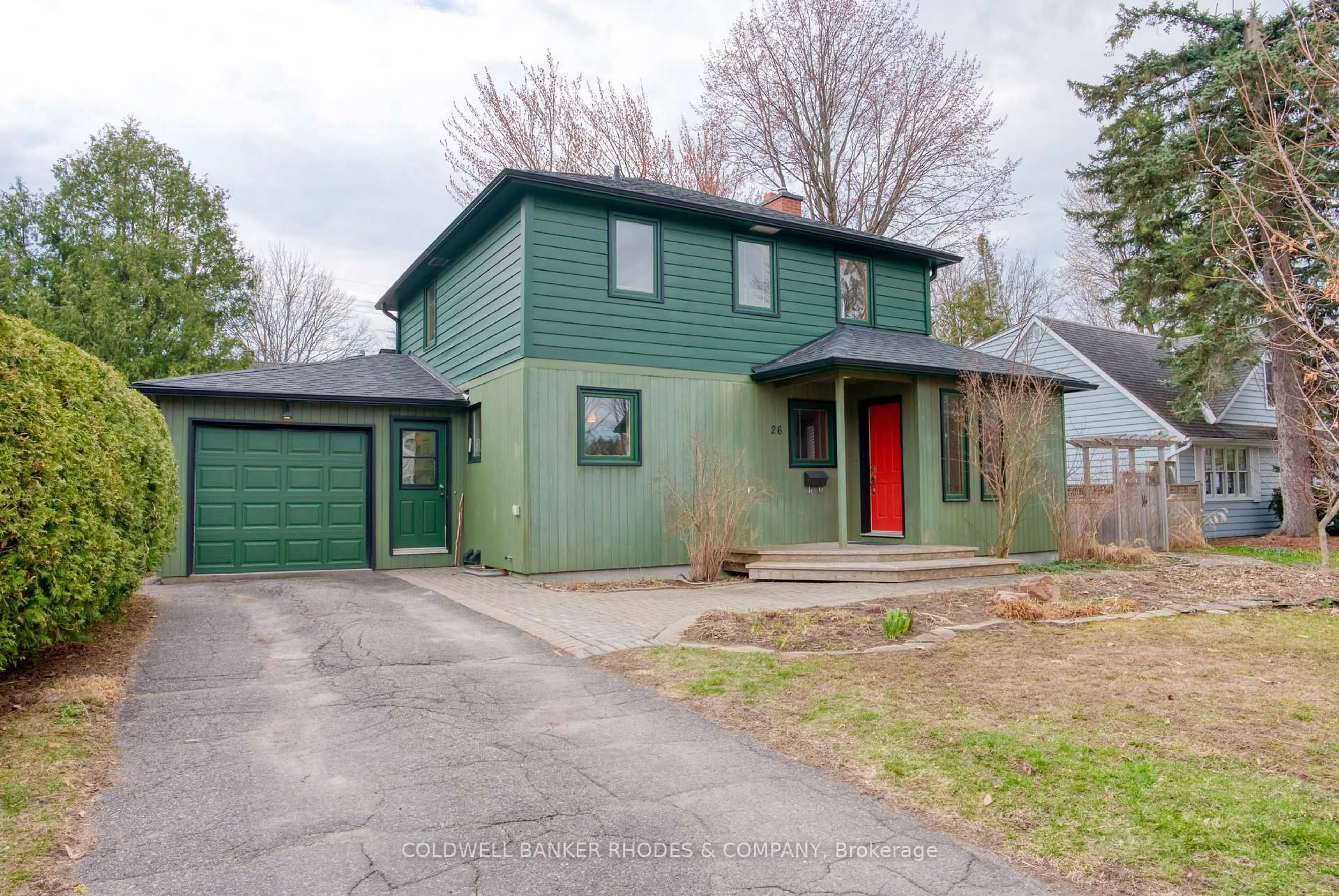 Home with vinyl exterior material, street for 26 Farnham Cres, Ottawa Ontario K1K 0G2