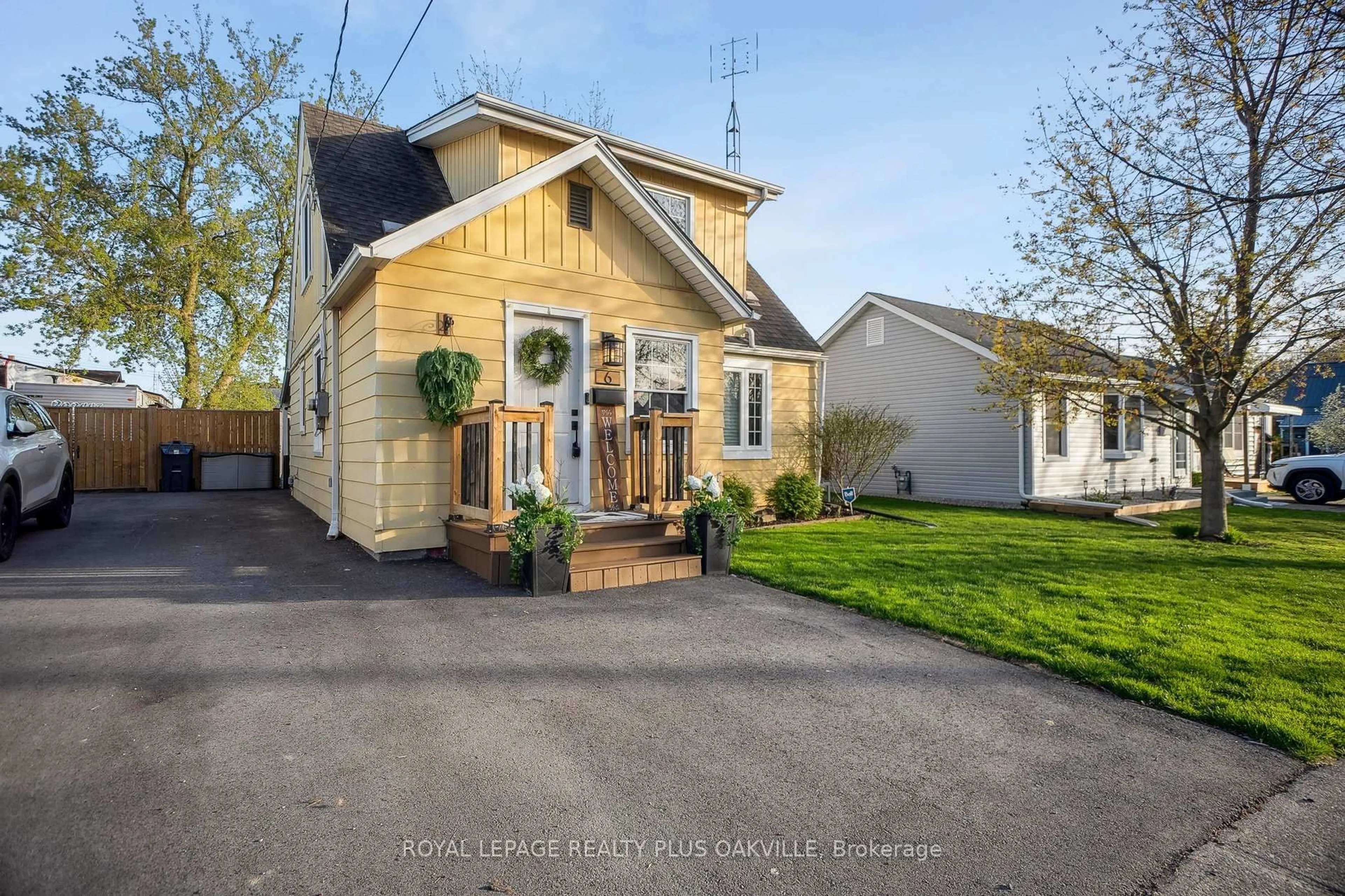 Unknown for 6 Beverly St, St. Catharines Ontario L2P 2K1
