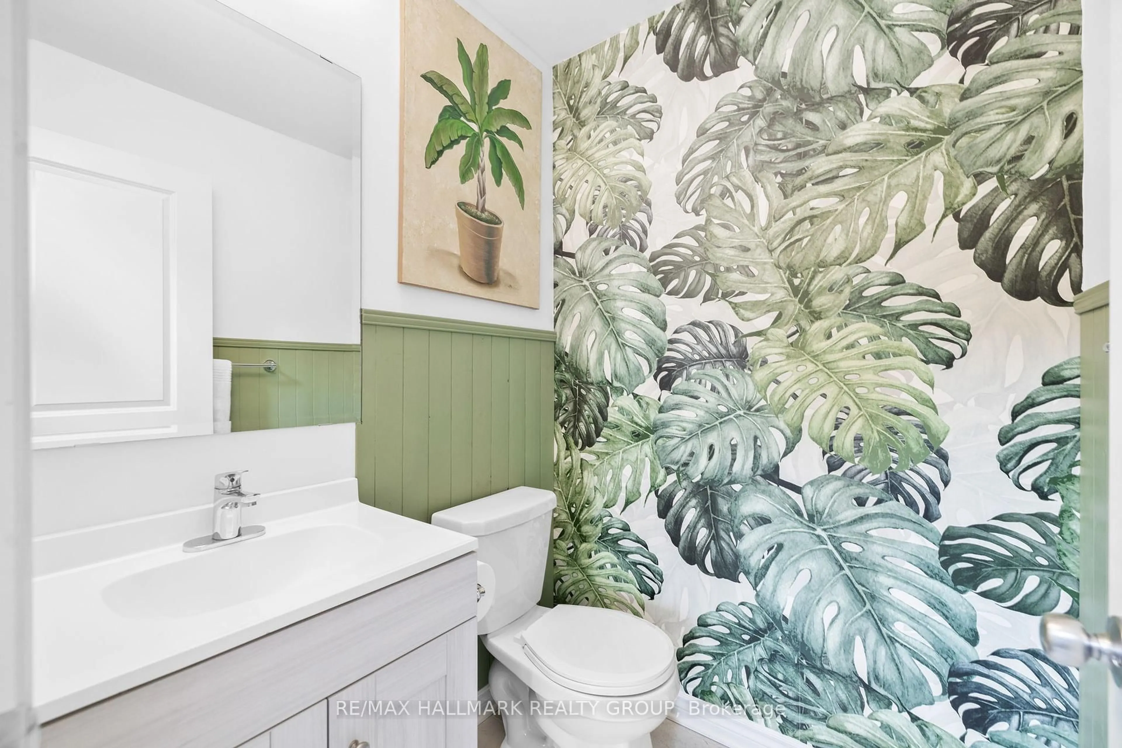 Contemporary bathroom, ceramic/tile floor for 149 Angelonia Cres, Ottawa Ontario K1T 0Y5