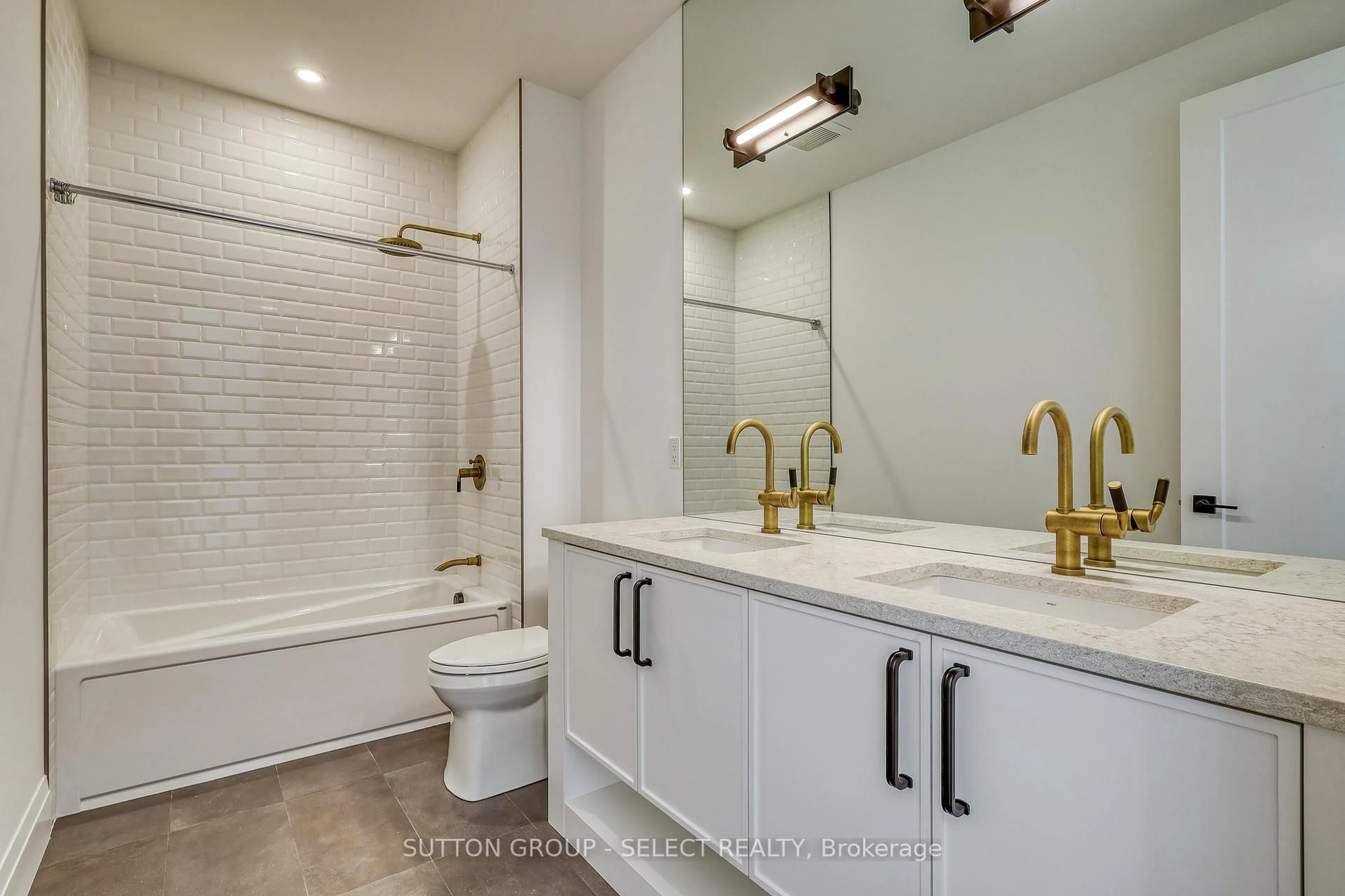 Contemporary bathroom, ceramic/tile floor for 169 Edgewater Blvd, Middlesex Centre Ontario N0L 1R0