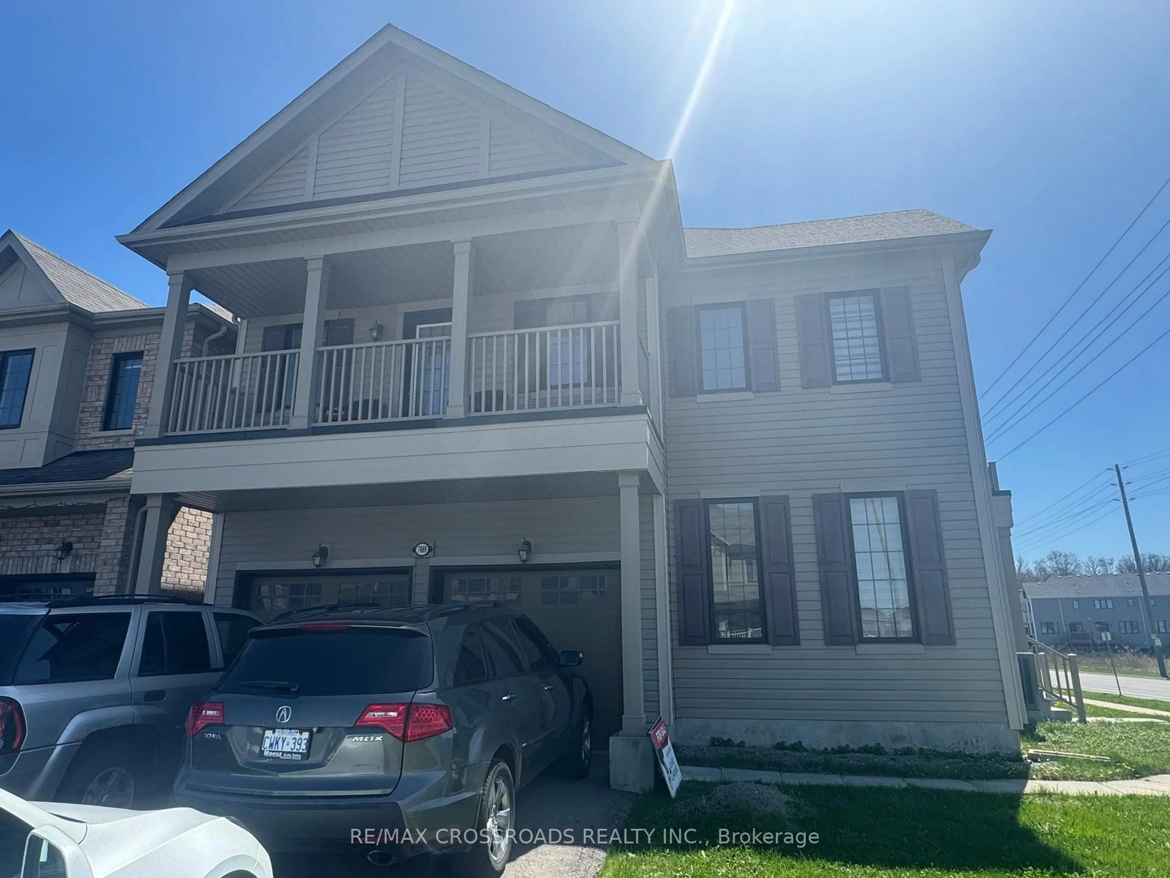 Home with vinyl exterior material, street for 7699 Buckeye Cres, Niagara Falls Ontario L2H 0P2