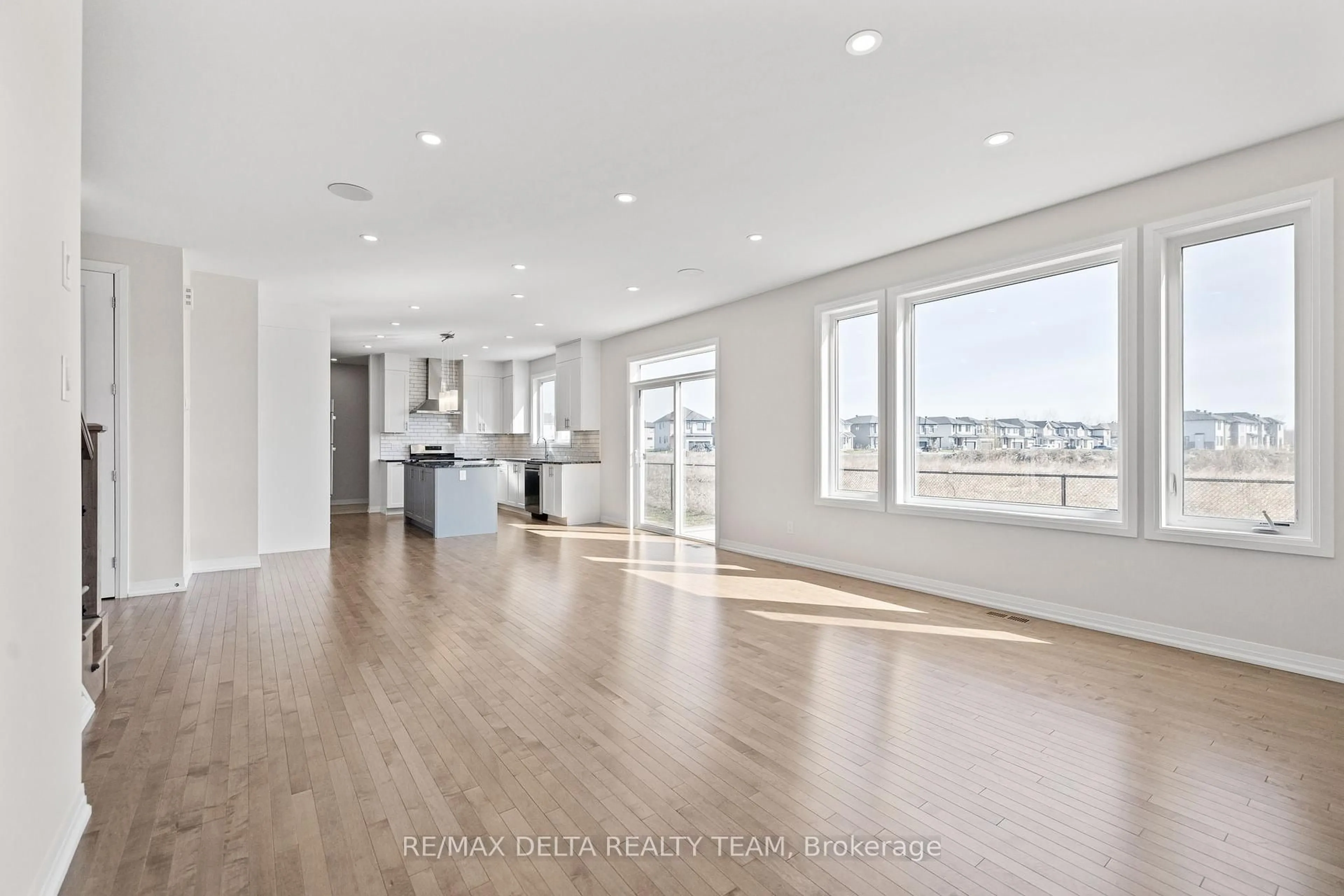 Open concept kitchen, unknown for 832 MERCIER Cres, Ottawa Ontario K1W 0N6