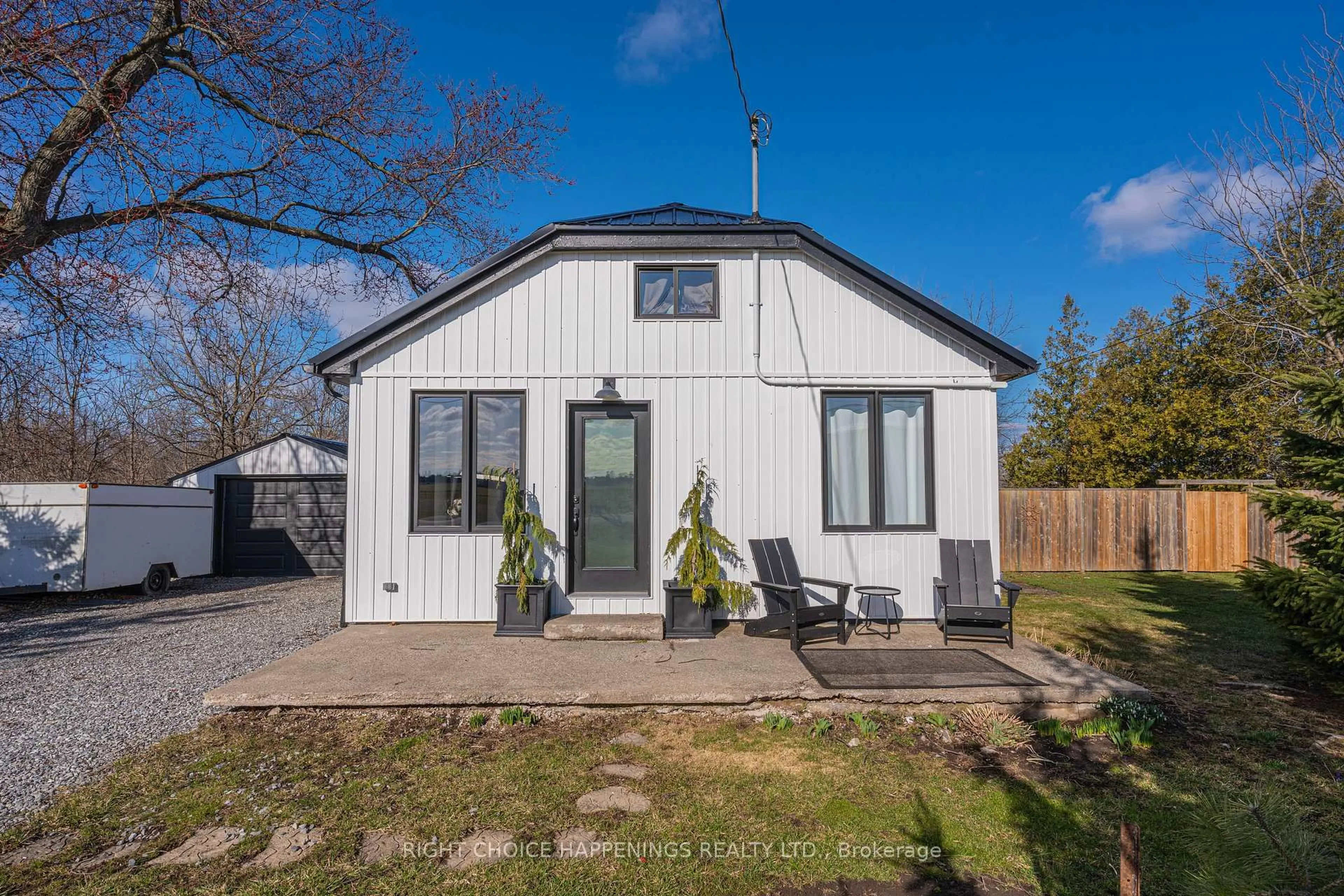 A pic from outside/outdoor area/front of a property/back of a property/a pic from drone, street for 1368 Lorraine Rd, Port Colborne Ontario L3K 5V3
