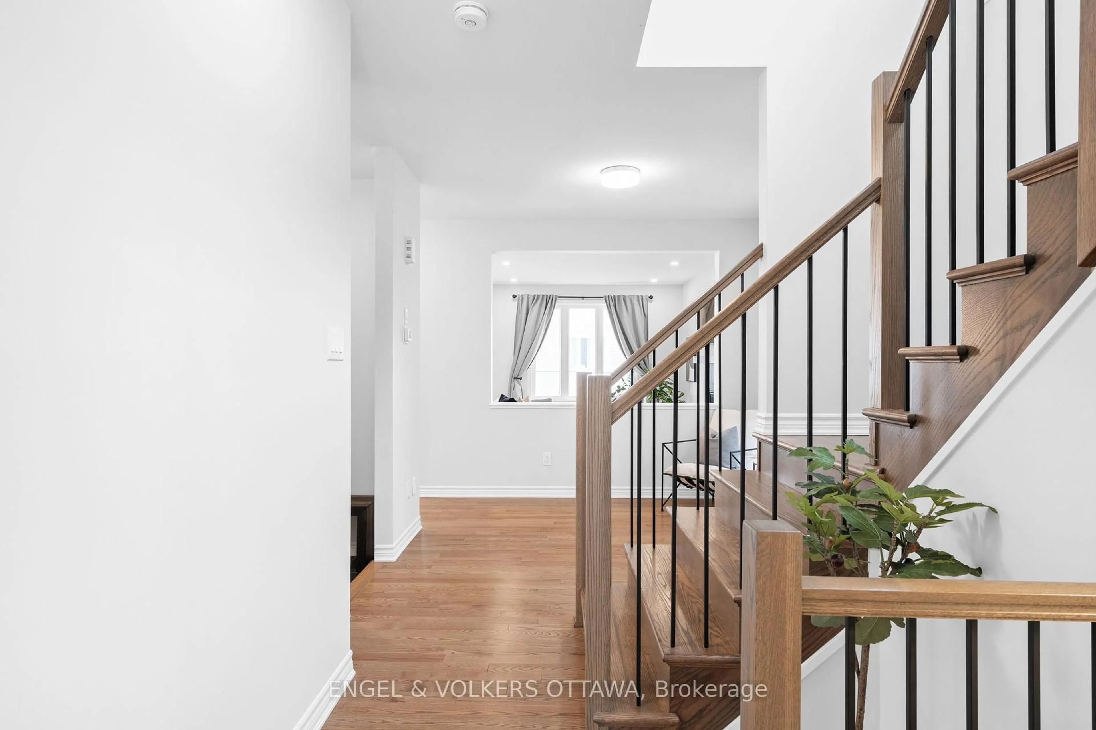 Unknown for 329 Finial Way, Ottawa Ontario K2J 6V9