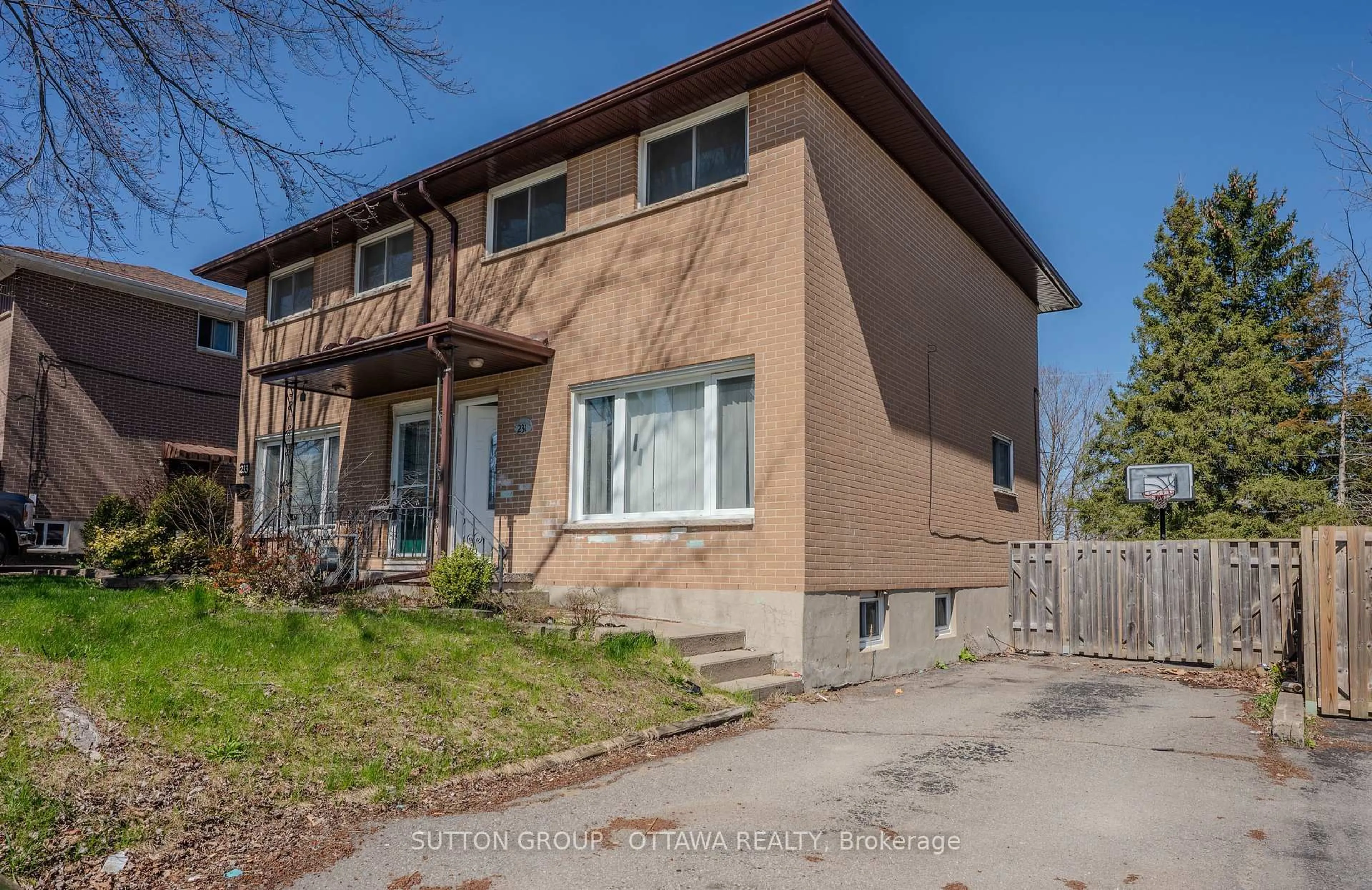 Unknown for 231 Perth St, Brockville Ontario K6V 5E7