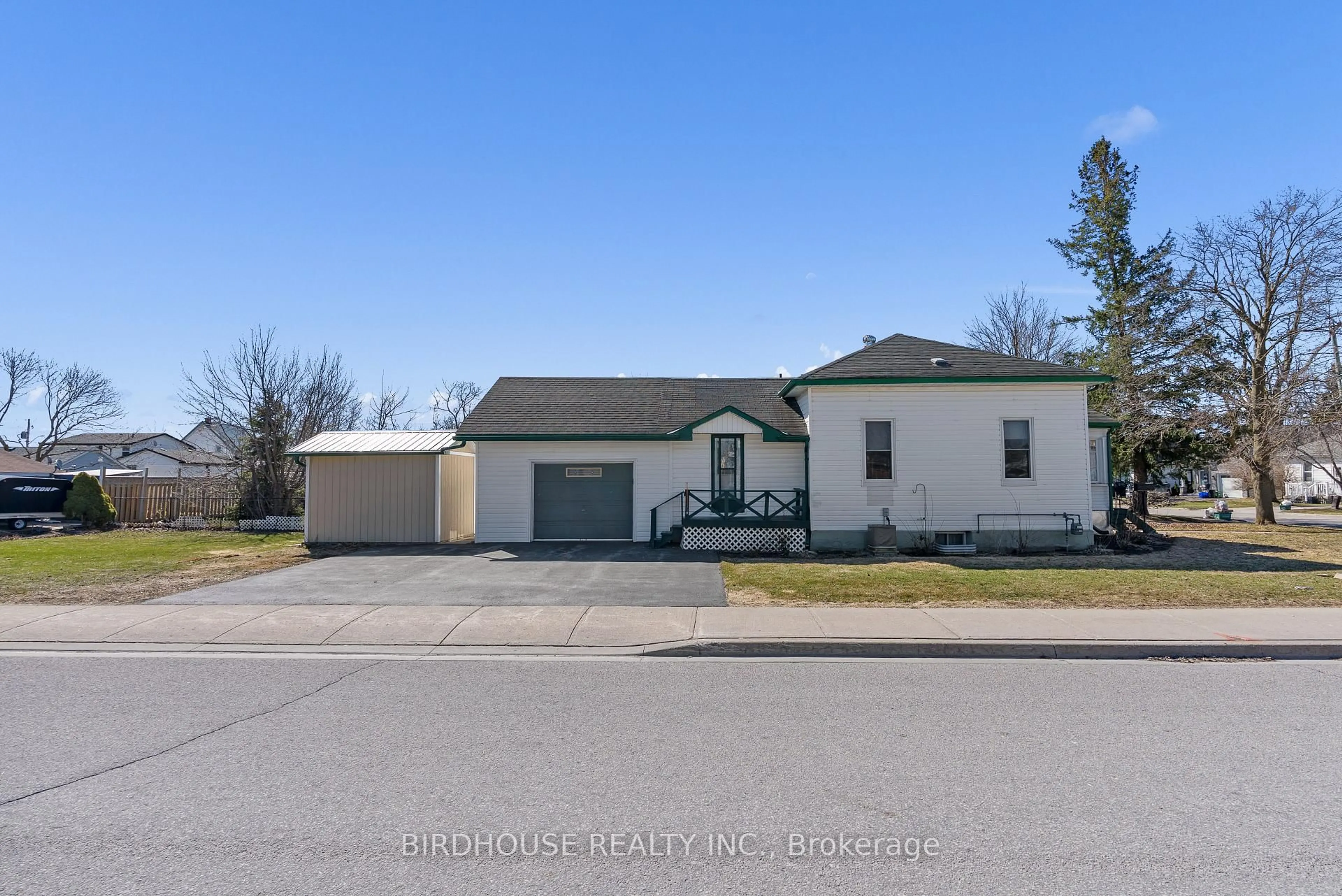 A pic from outside/outdoor area/front of a property/back of a property/a pic from drone, street for 72 Cambridge St, Kawartha Lakes Ontario K9V 3C5