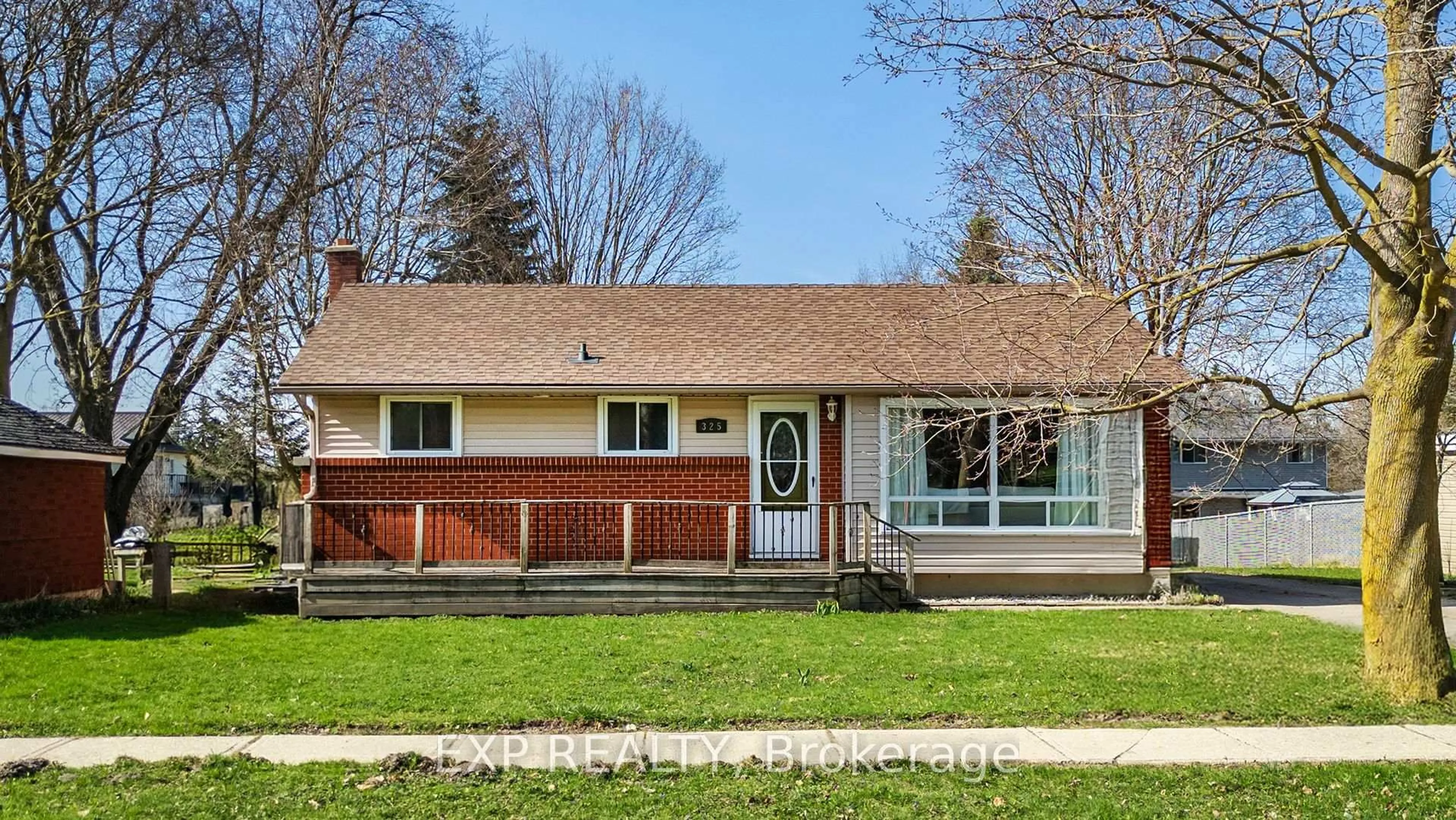 Home with vinyl exterior material, street for 325 Boulton St, Minto Ontario N0G 2P0