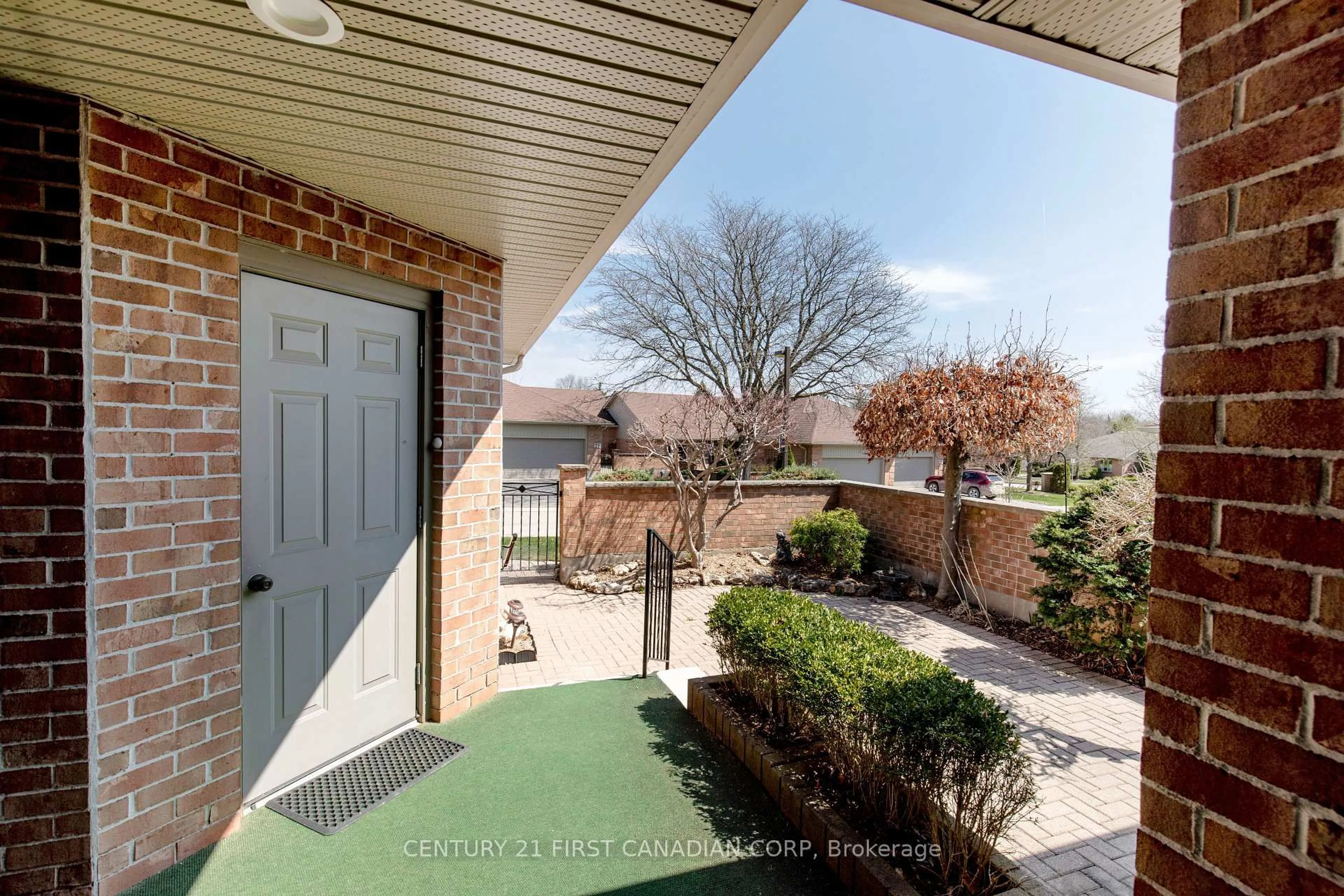 A pic from outside/outdoor area/front of a property/back of a property/a pic from drone, street for 5 Cadeau Terr #4, London South Ontario N6K 4H1