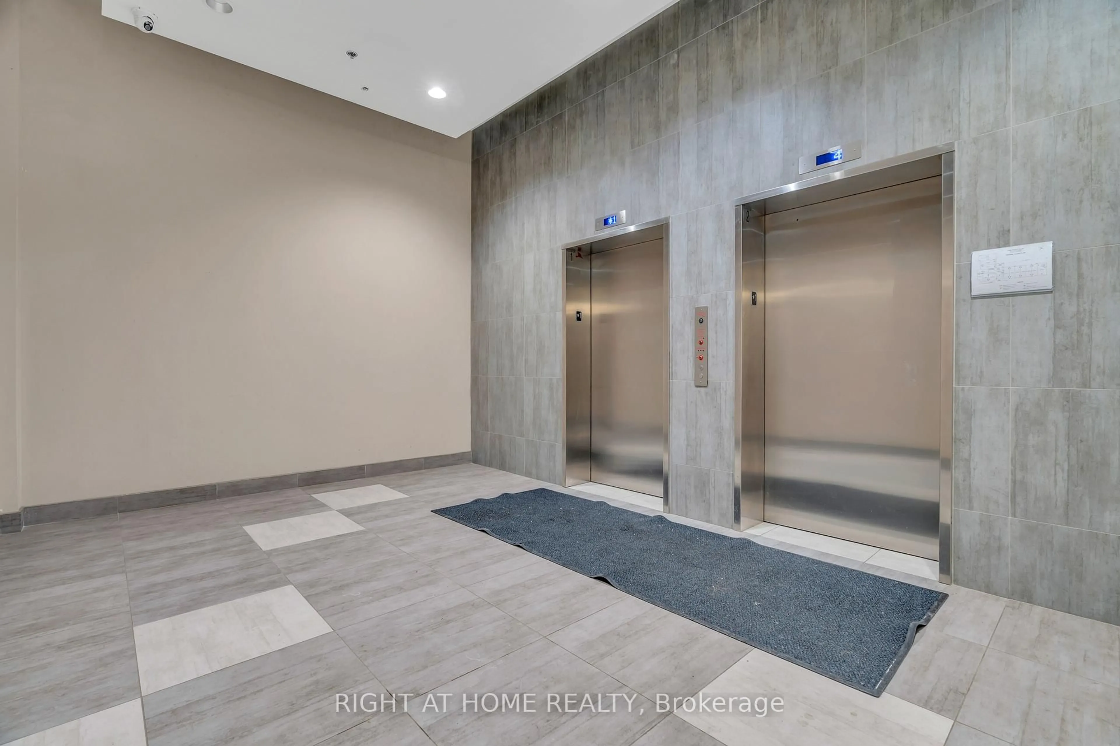 Indoor foyer for 280 Lester St #703, Waterloo Ontario N2L 0G2