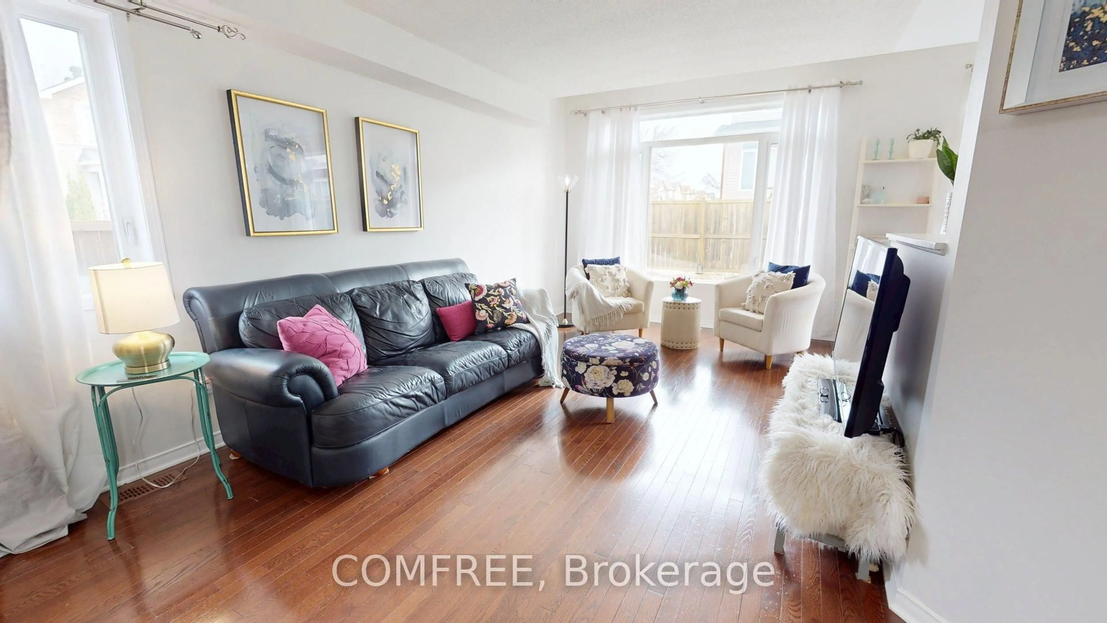 Living room with furniture, unknown for 200 Cityview Cres, Ottawa Ontario K4A 0T9