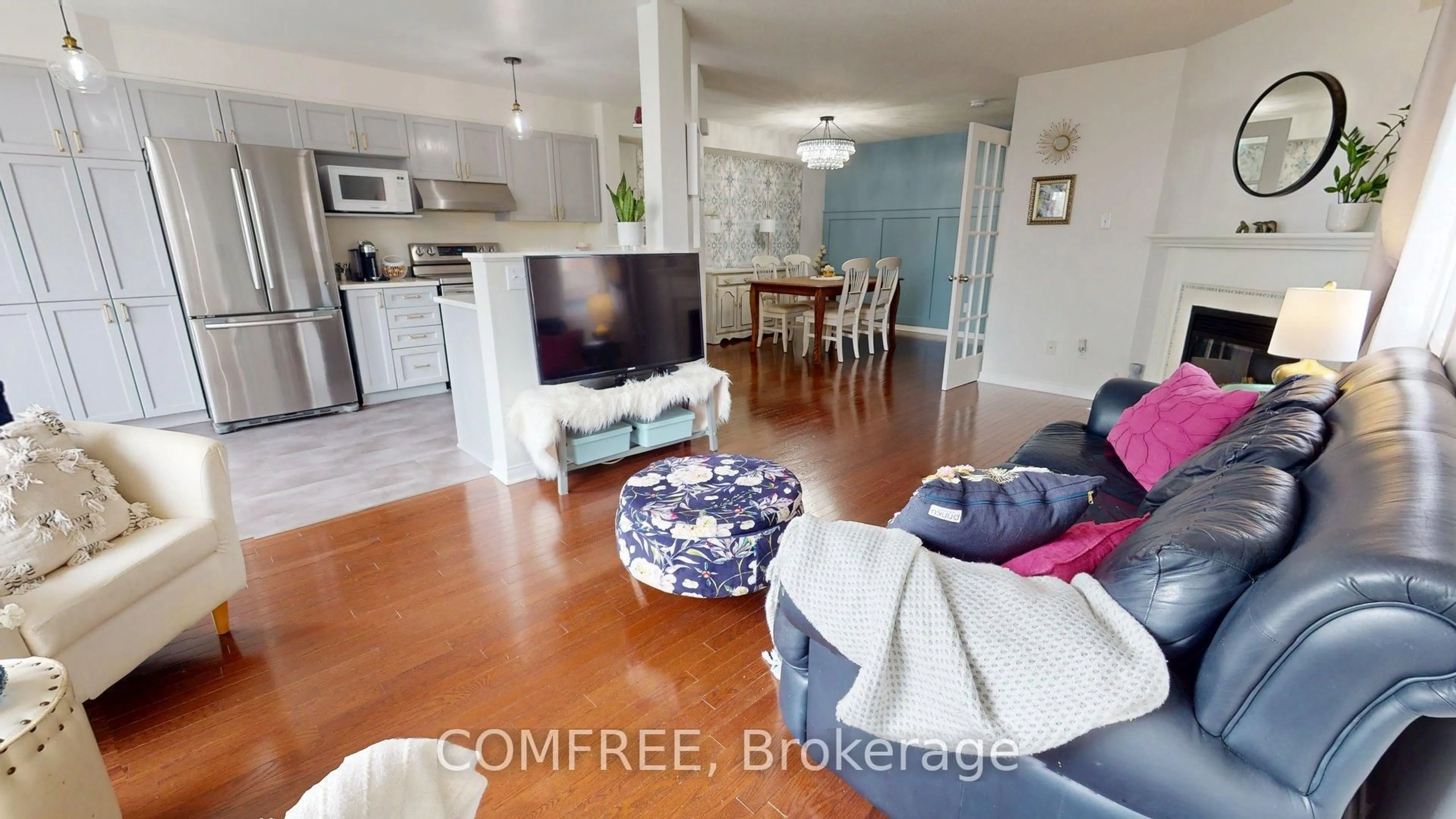 Living room with furniture, unknown for 200 Cityview Cres, Ottawa Ontario K4A 0T9