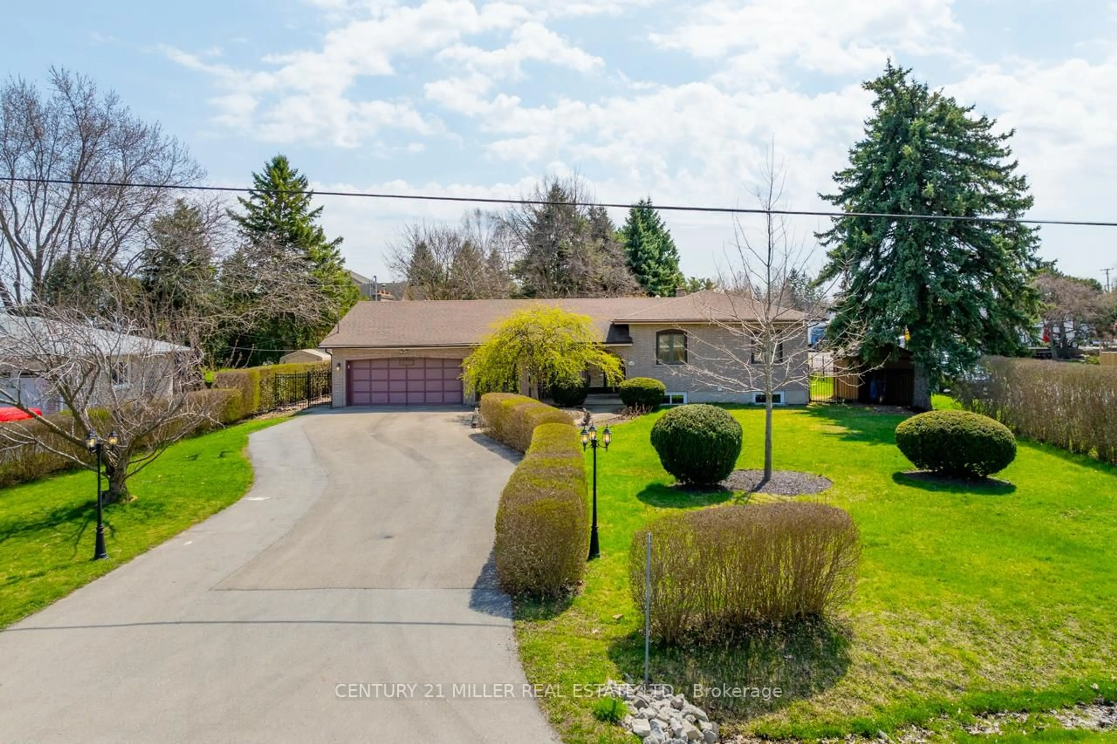 A pic from outside/outdoor area/front of a property/back of a property/a pic from drone, street for 3380 Second Ave, Lincoln Ontario L0R 2E0