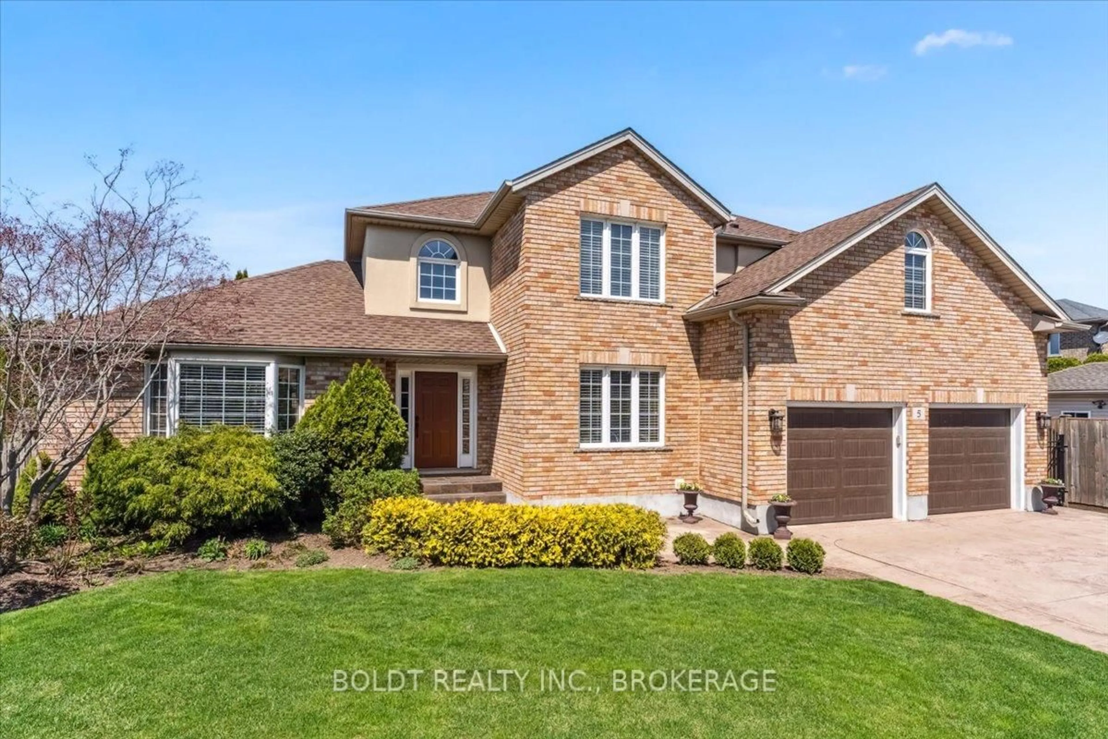 Home with brick exterior material, street for 5 Countryside Dr, St. Catharines Ontario L2W 1C3