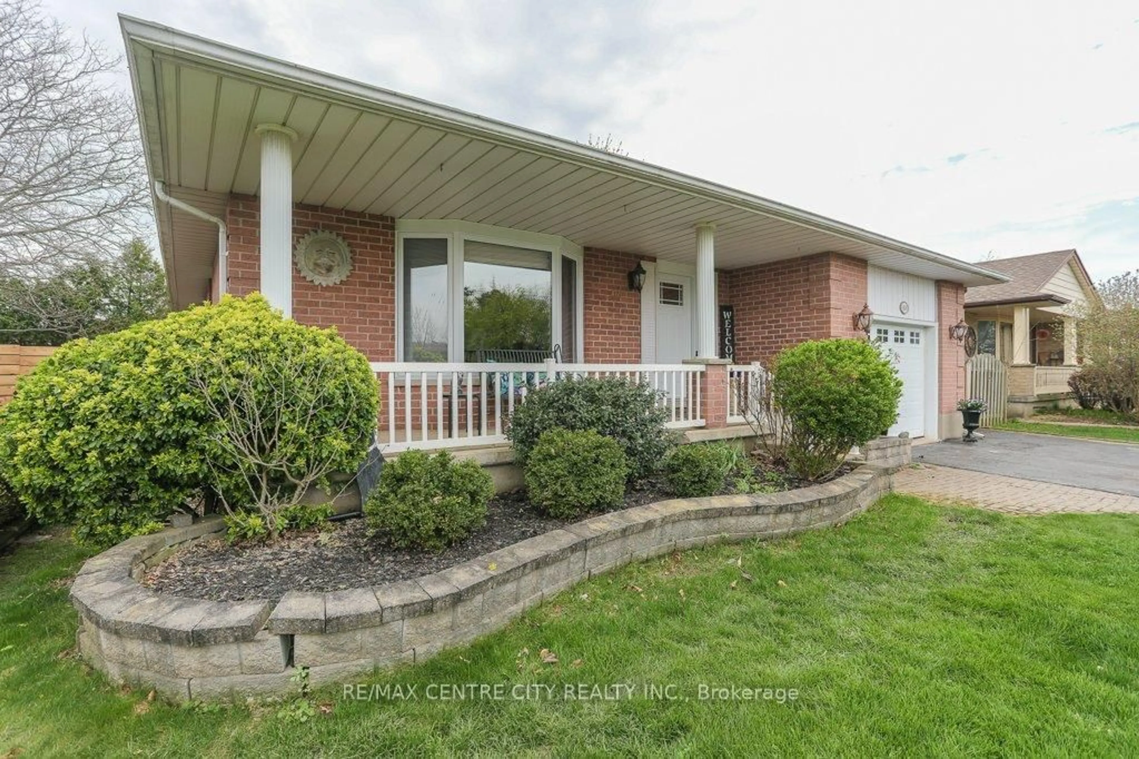 Home with brick exterior material, street for 68 Sinclair Ave, St. Thomas Ontario N5R 3A8