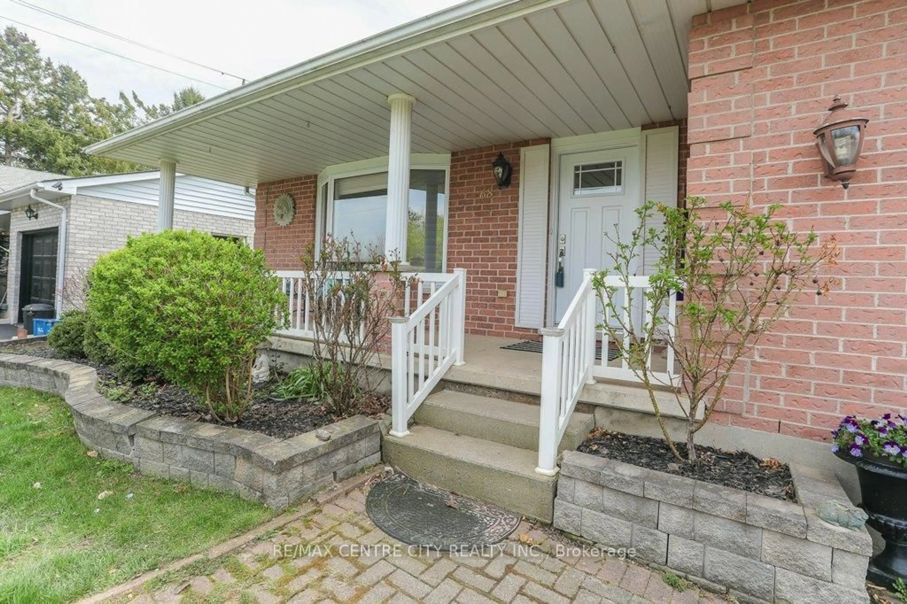 Unknown for 68 Sinclair Ave, St. Thomas Ontario N5R 3A8
