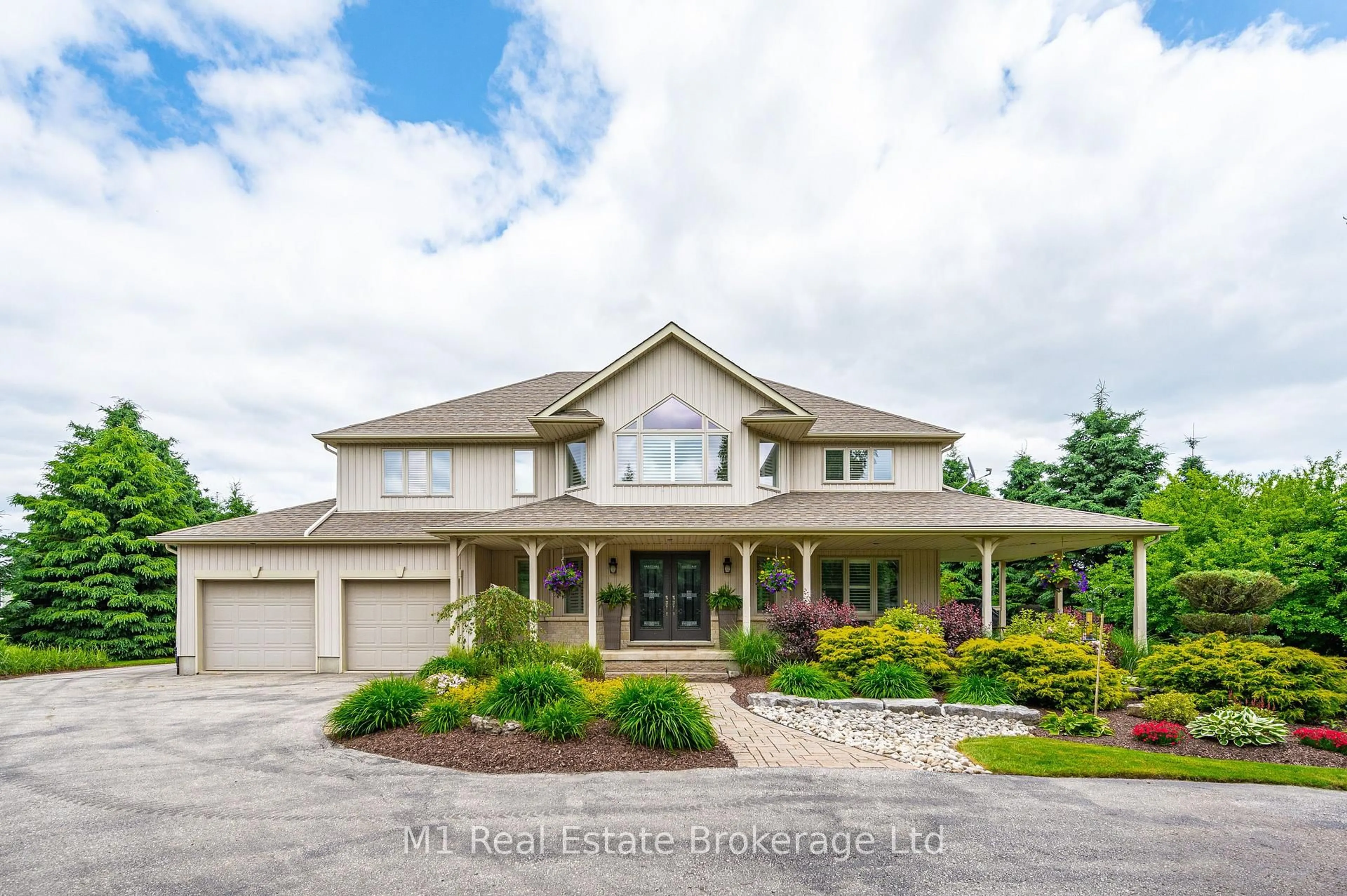 A pic from outside/outdoor area/front of a property/back of a property/a pic from drone, unknown for 487 Anderson St, Centre Wellington Ontario N1M 1Z8