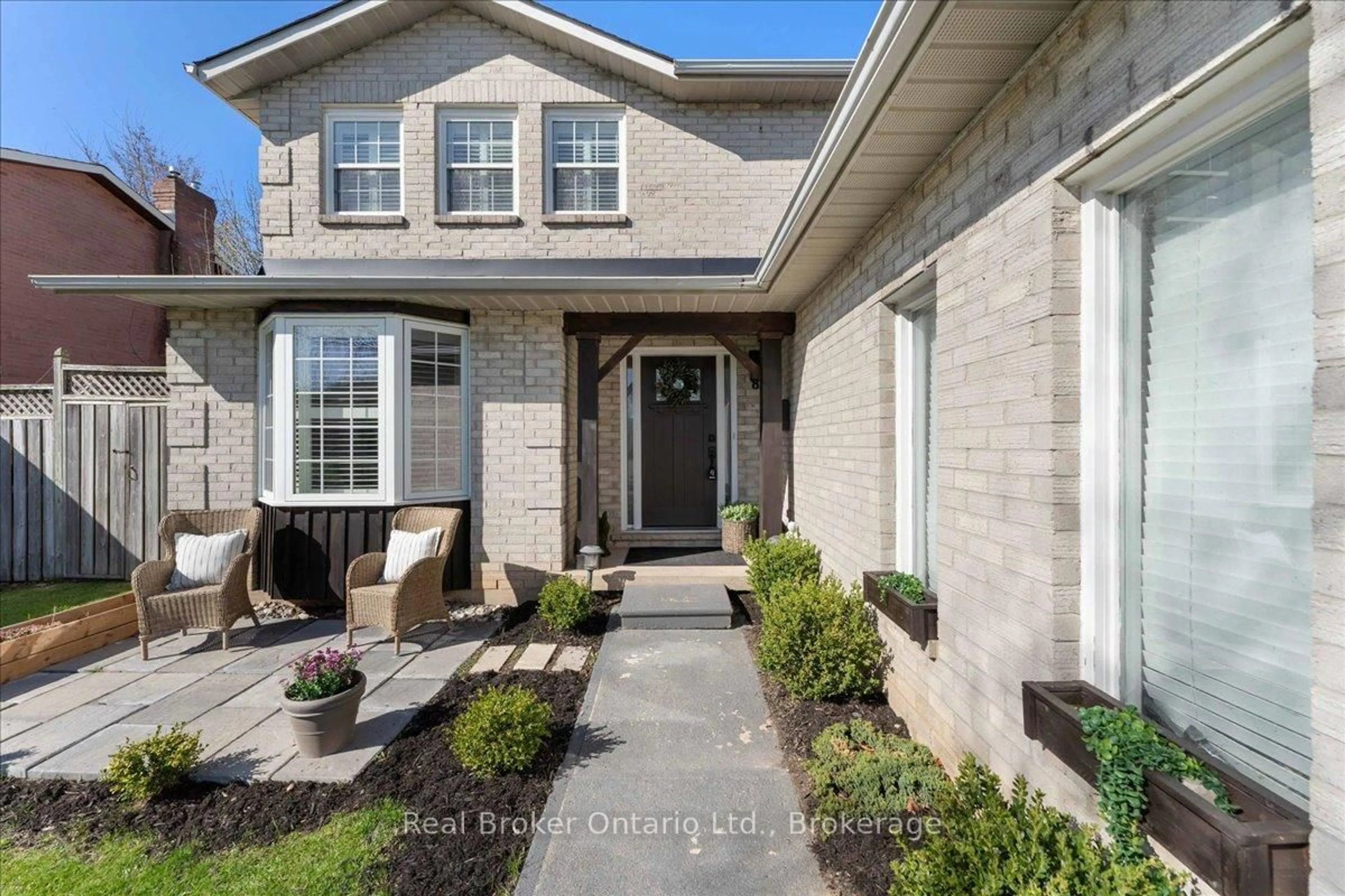 Home with brick exterior material, street for 8 Jeanette Ave, Grimsby Ontario L3M 5B4