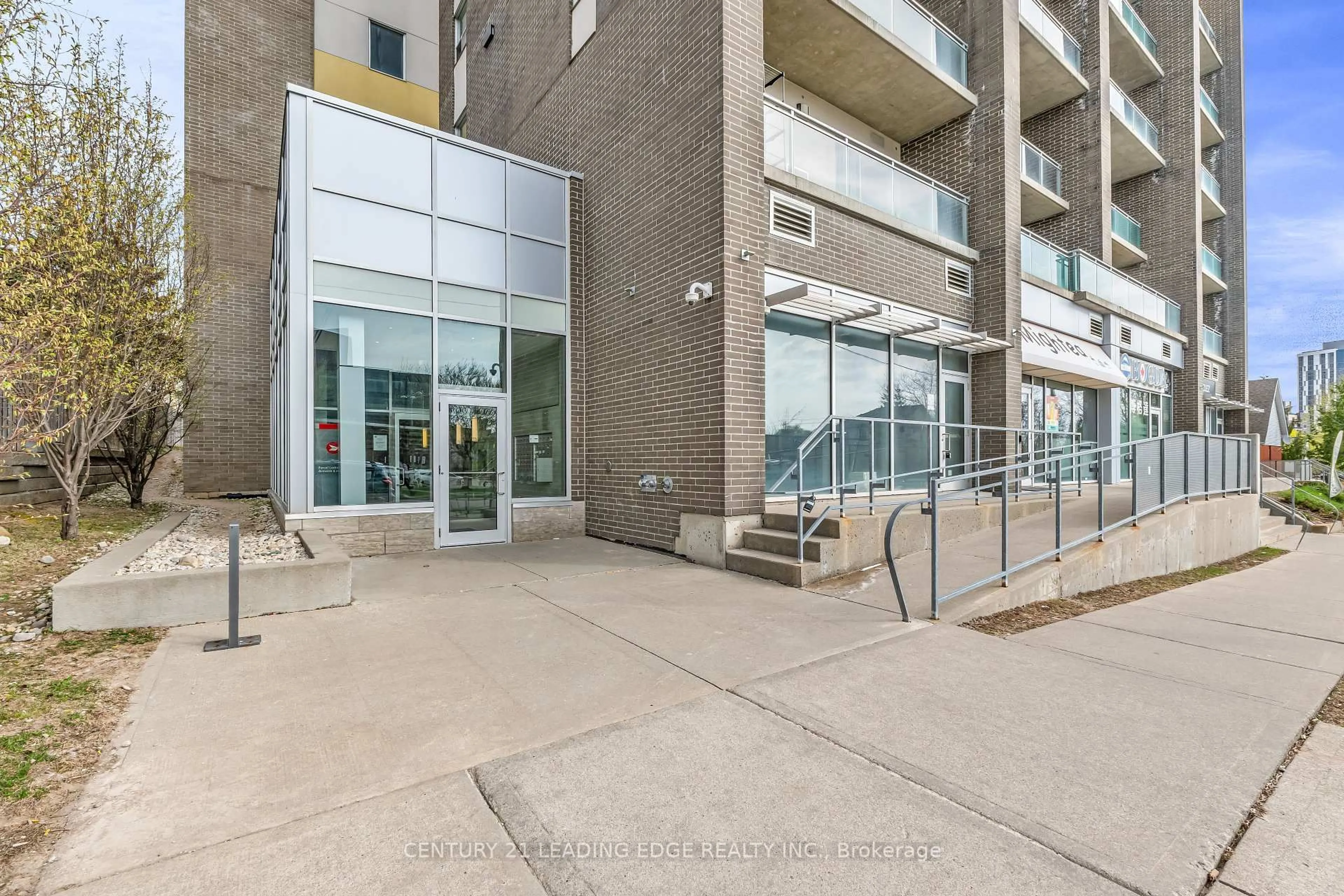 Indoor foyer for 62 Balsam St #B507, Waterloo Ontario N2L 3H2