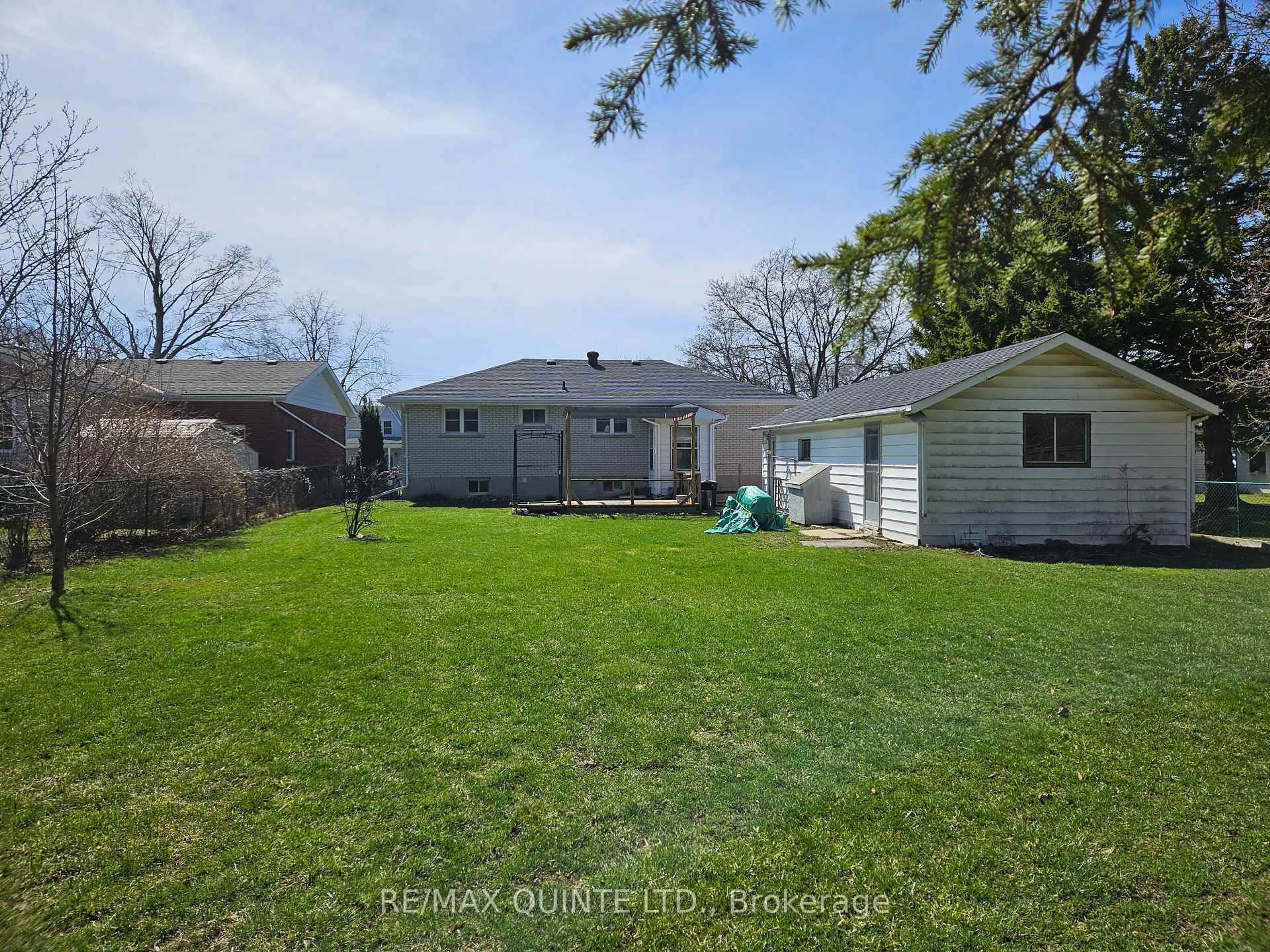 A pic from outside/outdoor area/front of a property/back of a property/a pic from drone, unknown for 7 Perry St, Brighton Ontario K0K 1H0