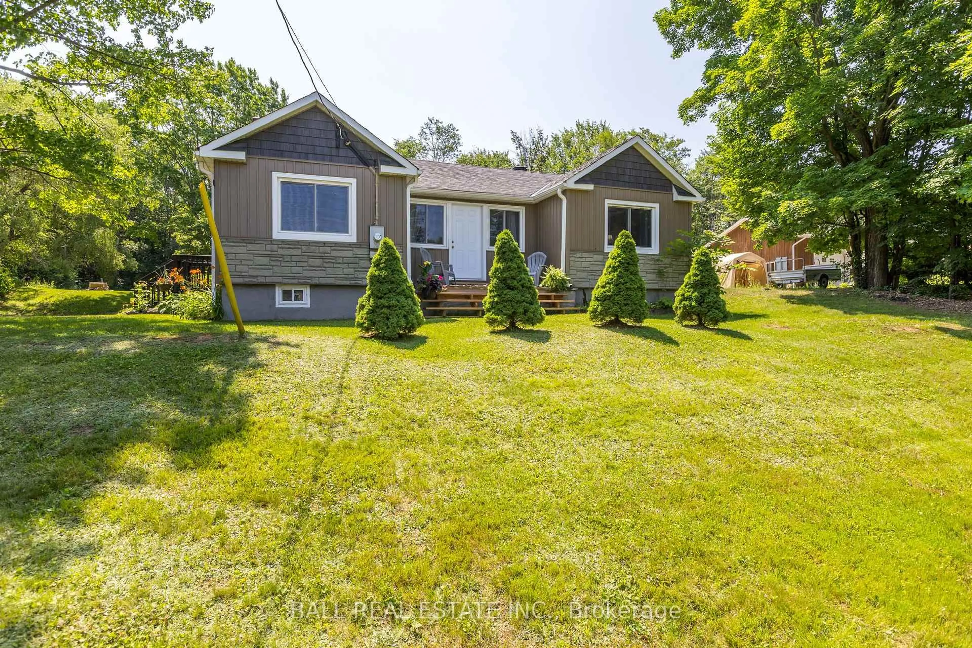 A pic from outside/outdoor area/front of a property/back of a property/a pic from drone, street for 209 Monck St, Bancroft Ontario K0L 1C0