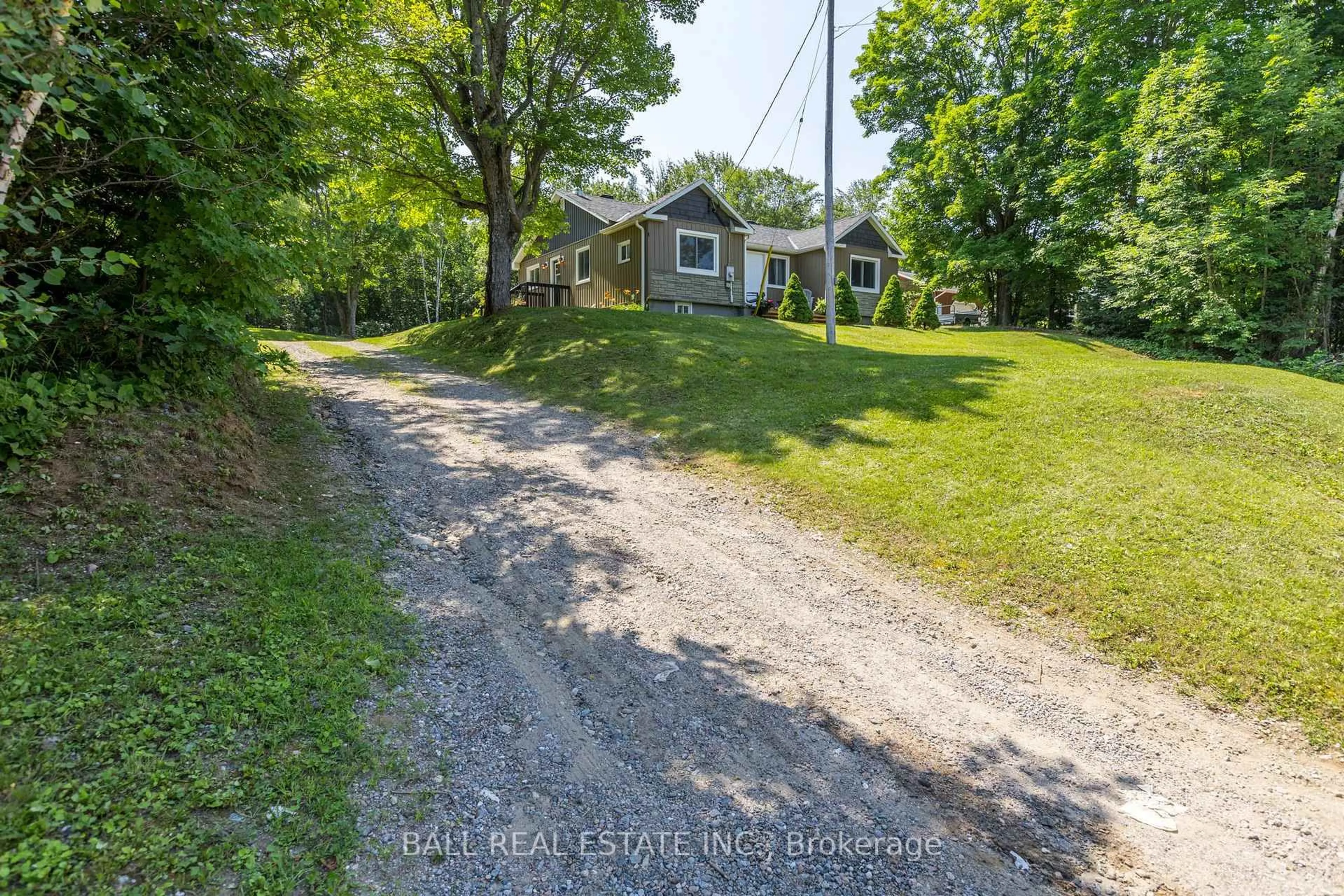 A pic from outside/outdoor area/front of a property/back of a property/a pic from drone, street for 209 Monck St, Bancroft Ontario K0L 1C0