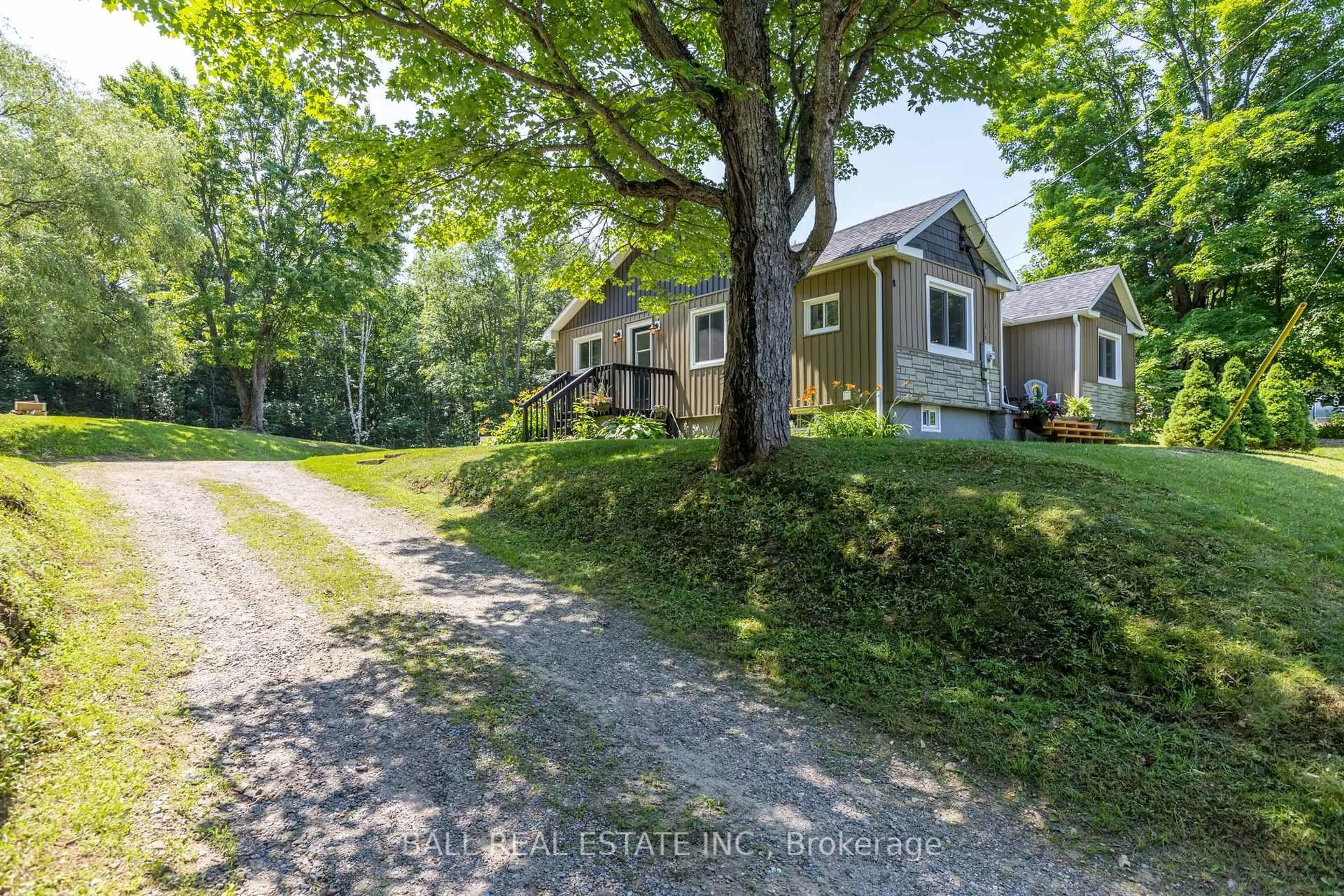 A pic from outside/outdoor area/front of a property/back of a property/a pic from drone, street for 209 Monck St, Bancroft Ontario K0L 1C0