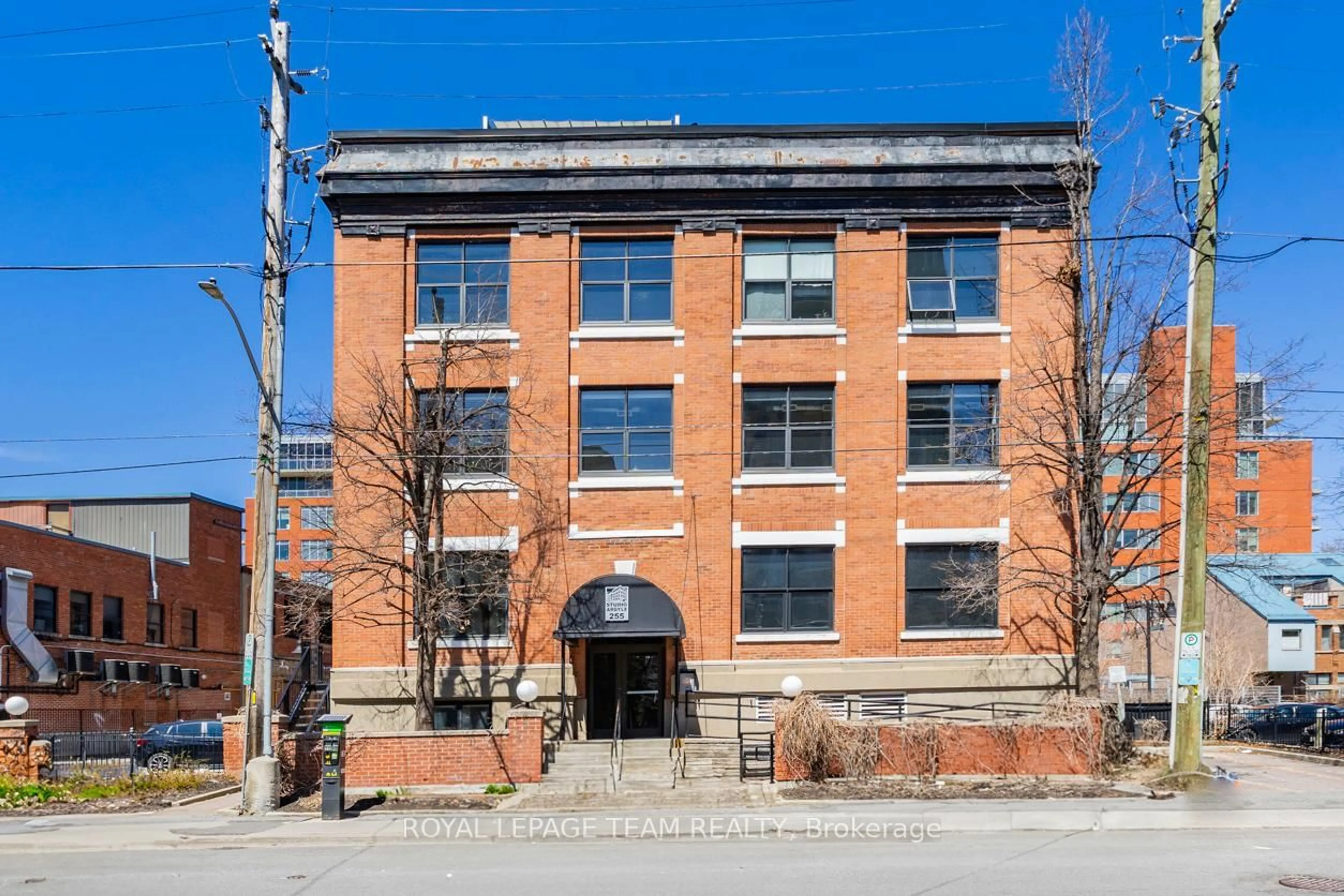 Home with brick exterior material, building for 255 Argyle Ave #109, Ottawa Ontario K2P 2N7