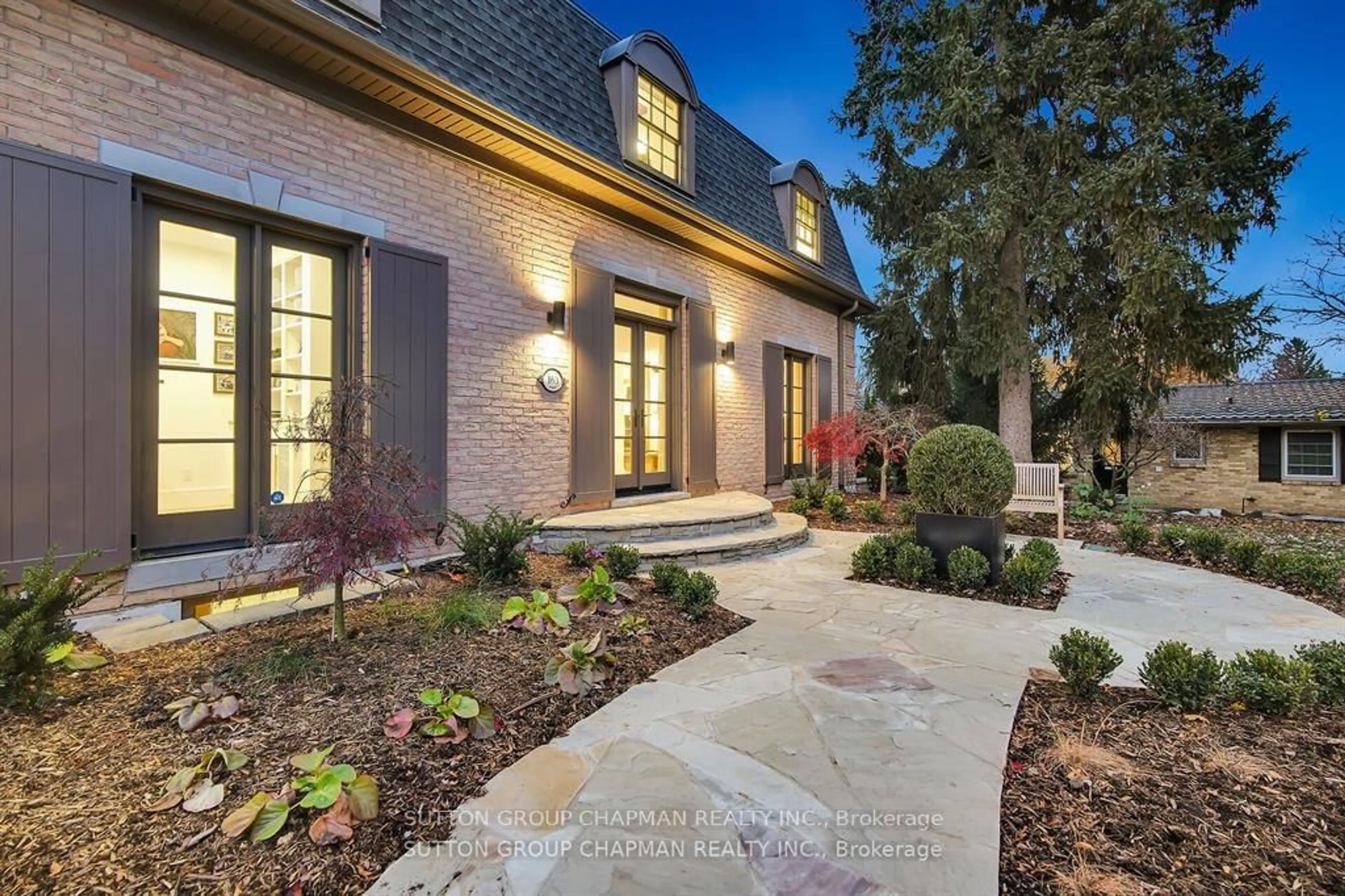 Home with brick exterior material, street for 163 Wychwood Park, London North Ontario N6G 1S1