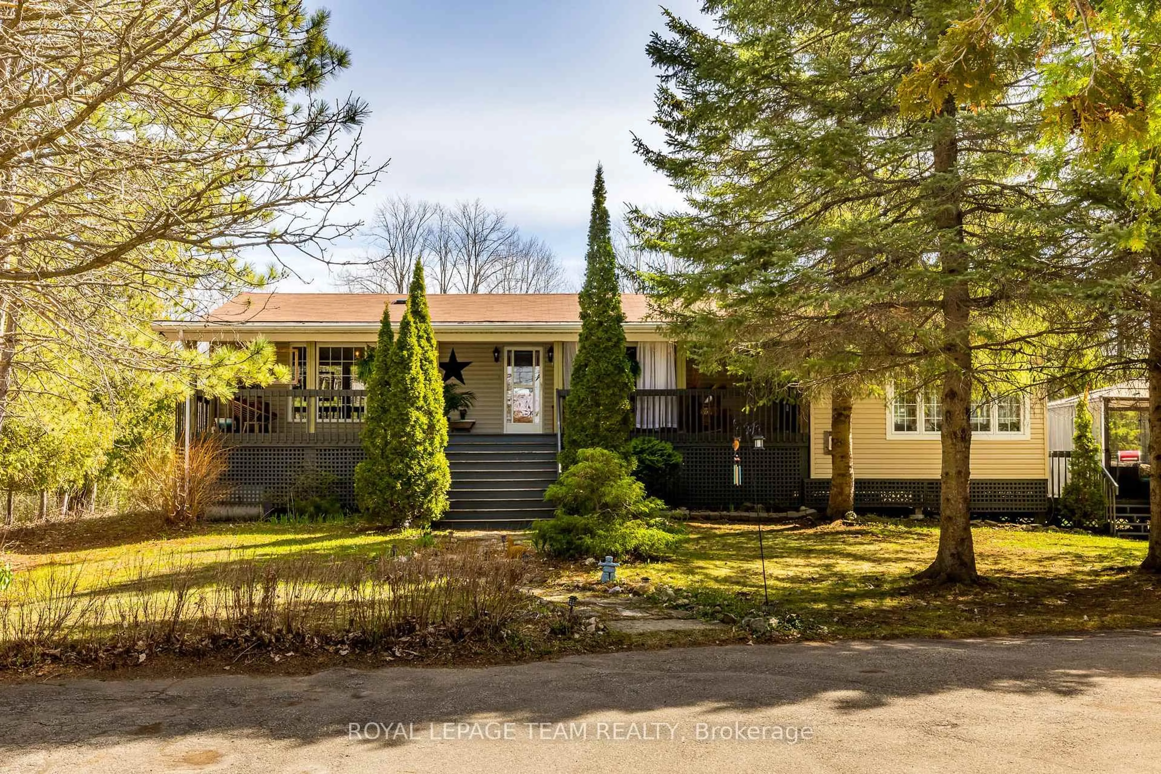 A pic from outside/outdoor area/front of a property/back of a property/a pic from drone, street for 301 Donoghue Rd, North Grenville Ontario K0G 1S0