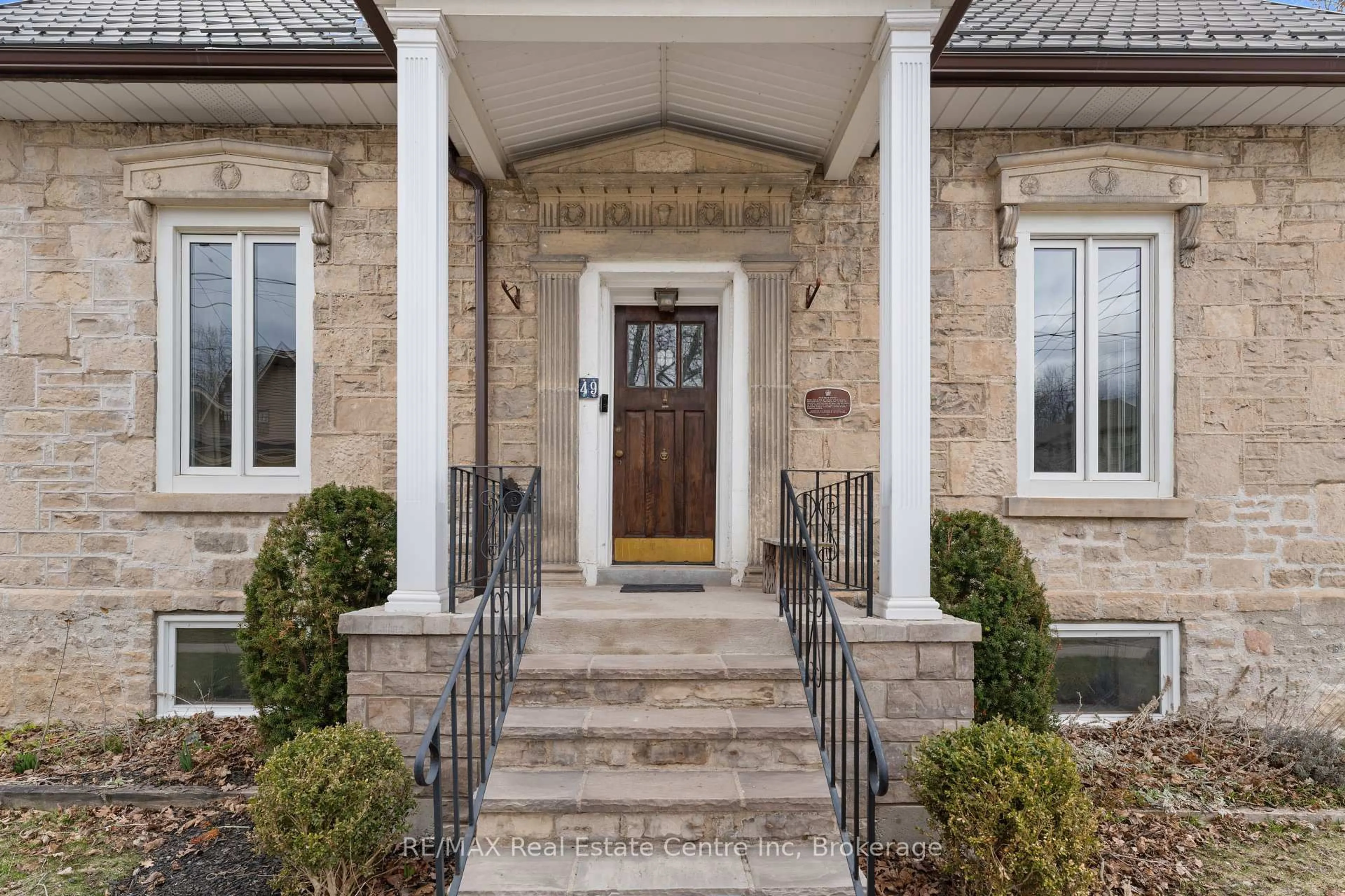 Indoor entryway for 49 Albert St, Guelph Ontario N1G 1C7