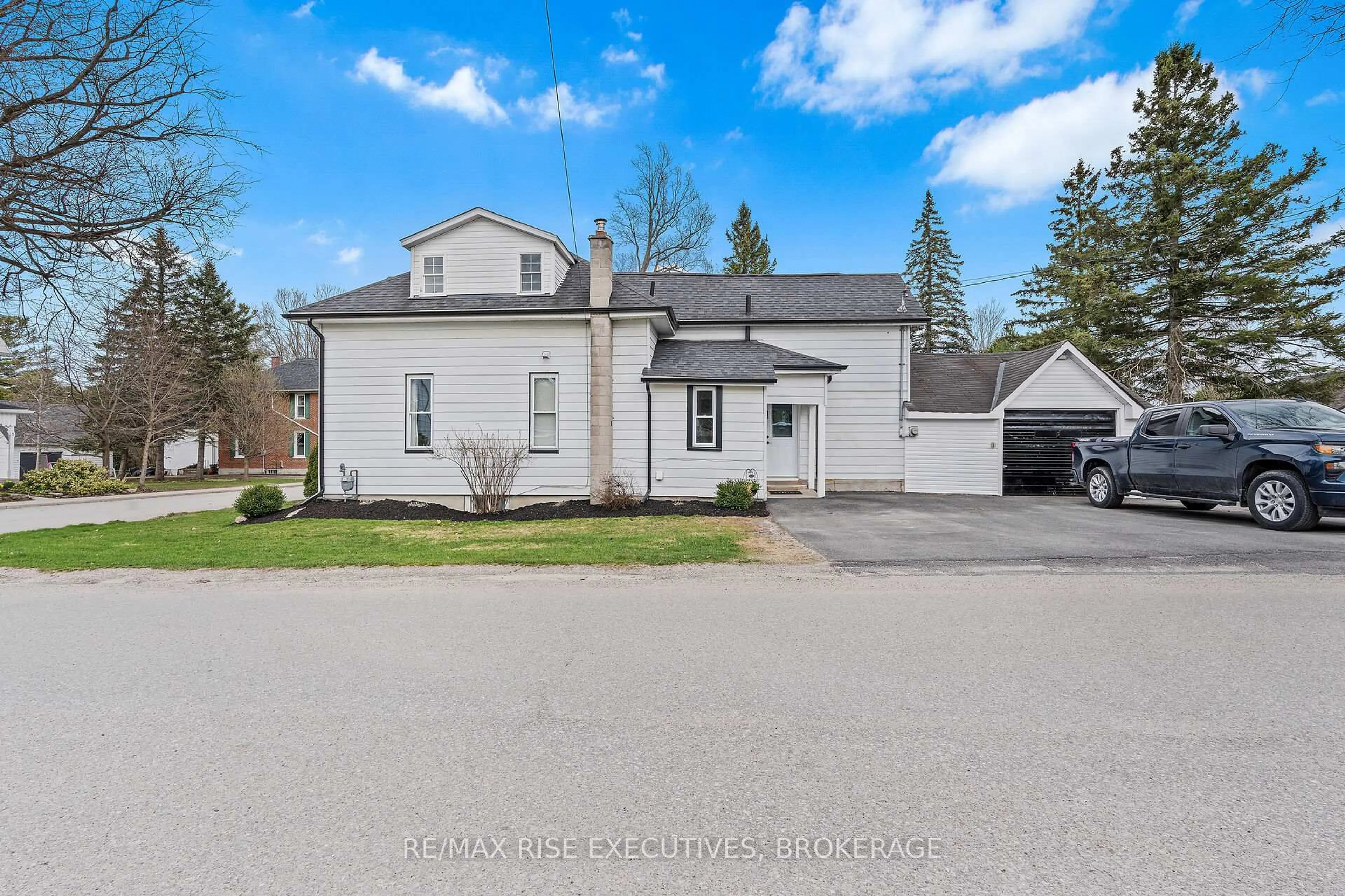 A pic from outside/outdoor area/front of a property/back of a property/a pic from drone, street for 2 ELMA St, Athens Ontario K0E 1B0