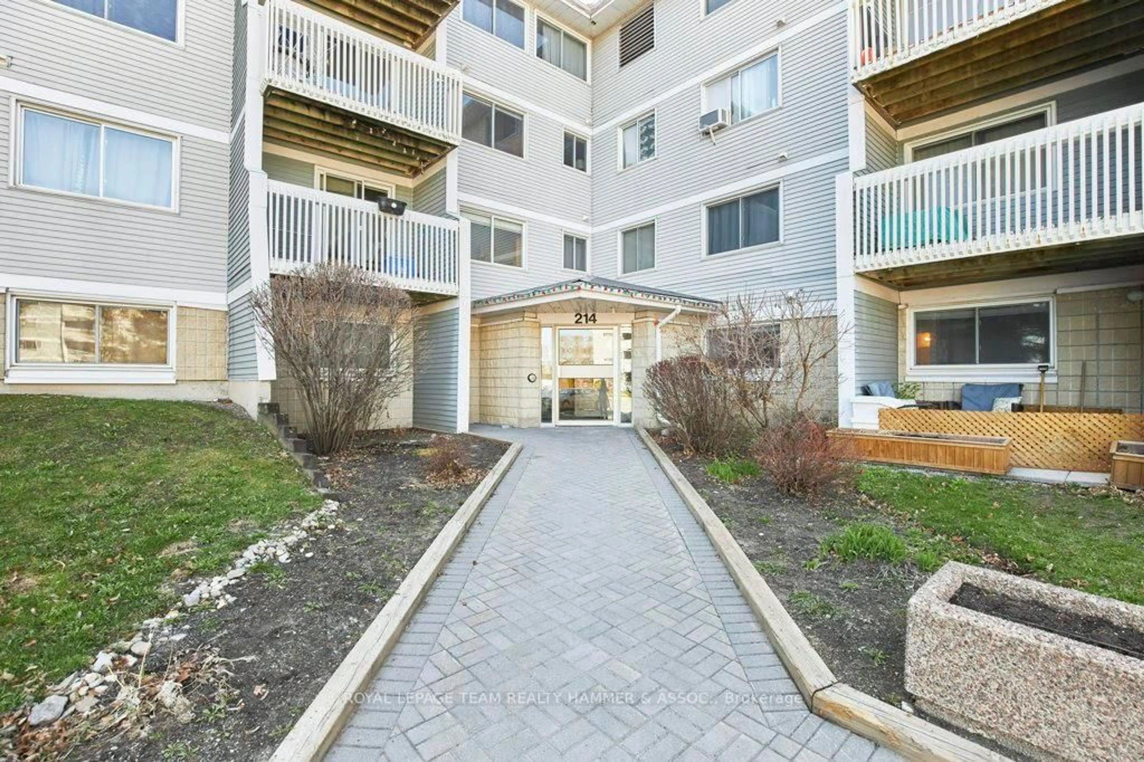 Patio, street for 214 Viewmount Dr #417, Ottawa Ontario K2E 7X2