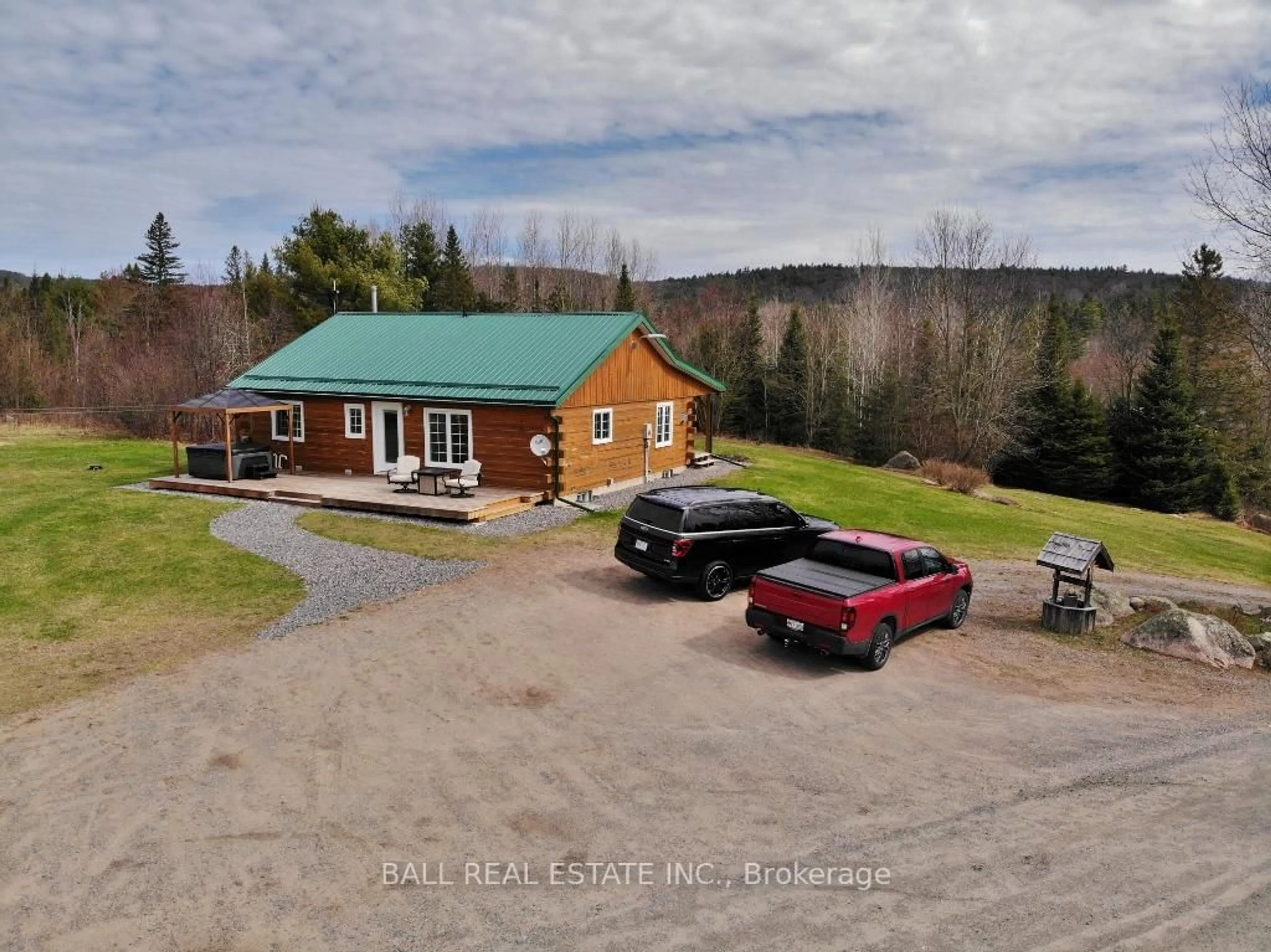 A pic from outside/outdoor area/front of a property/back of a property/a pic from drone, building for 564 Mayo Lake Rd, Carlow/Mayo Ontario K0L 2M0