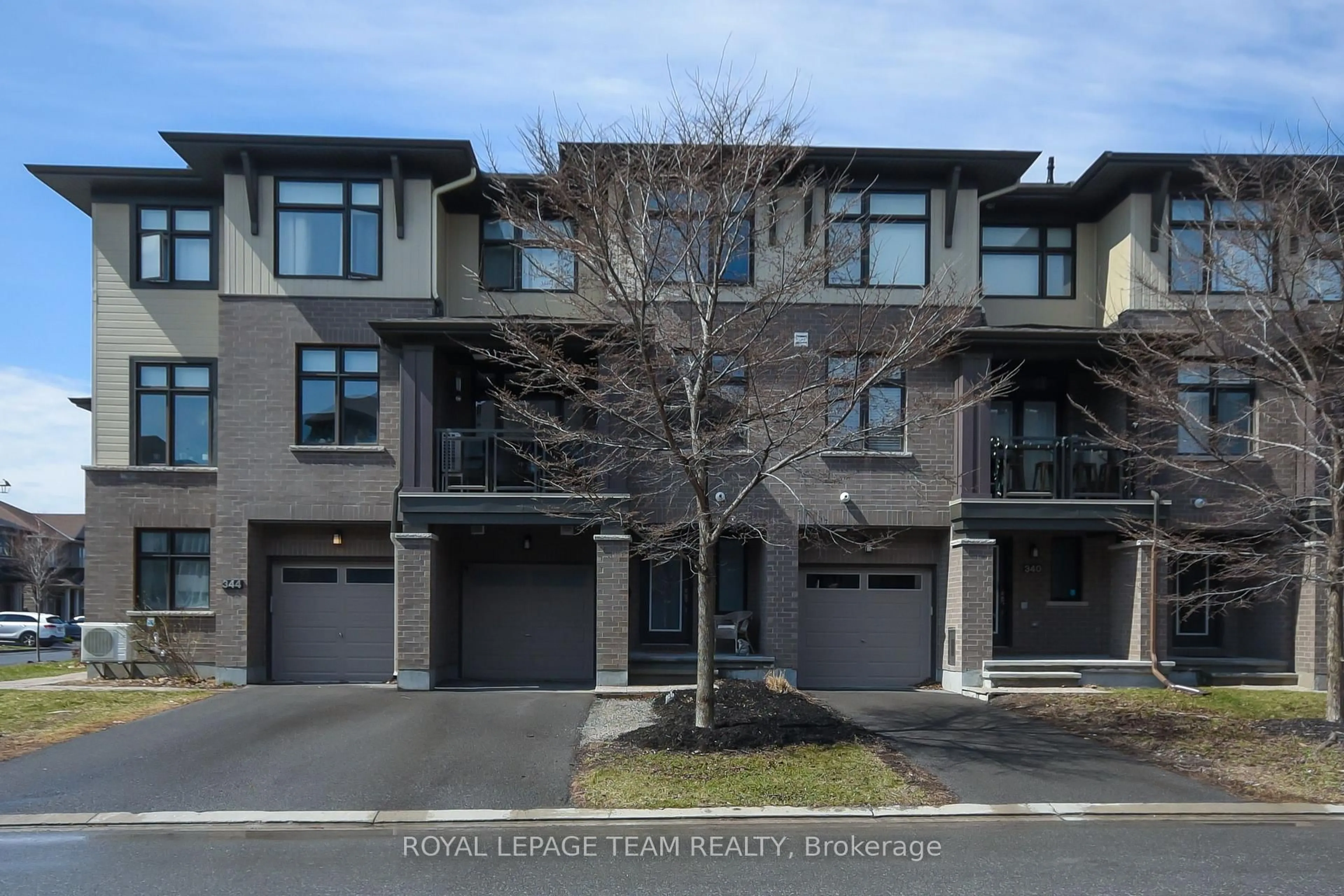 A pic from outside/outdoor area/front of a property/back of a property/a pic from drone, street for 342 Twinflower Way, Ottawa Ontario K2J 5Z6