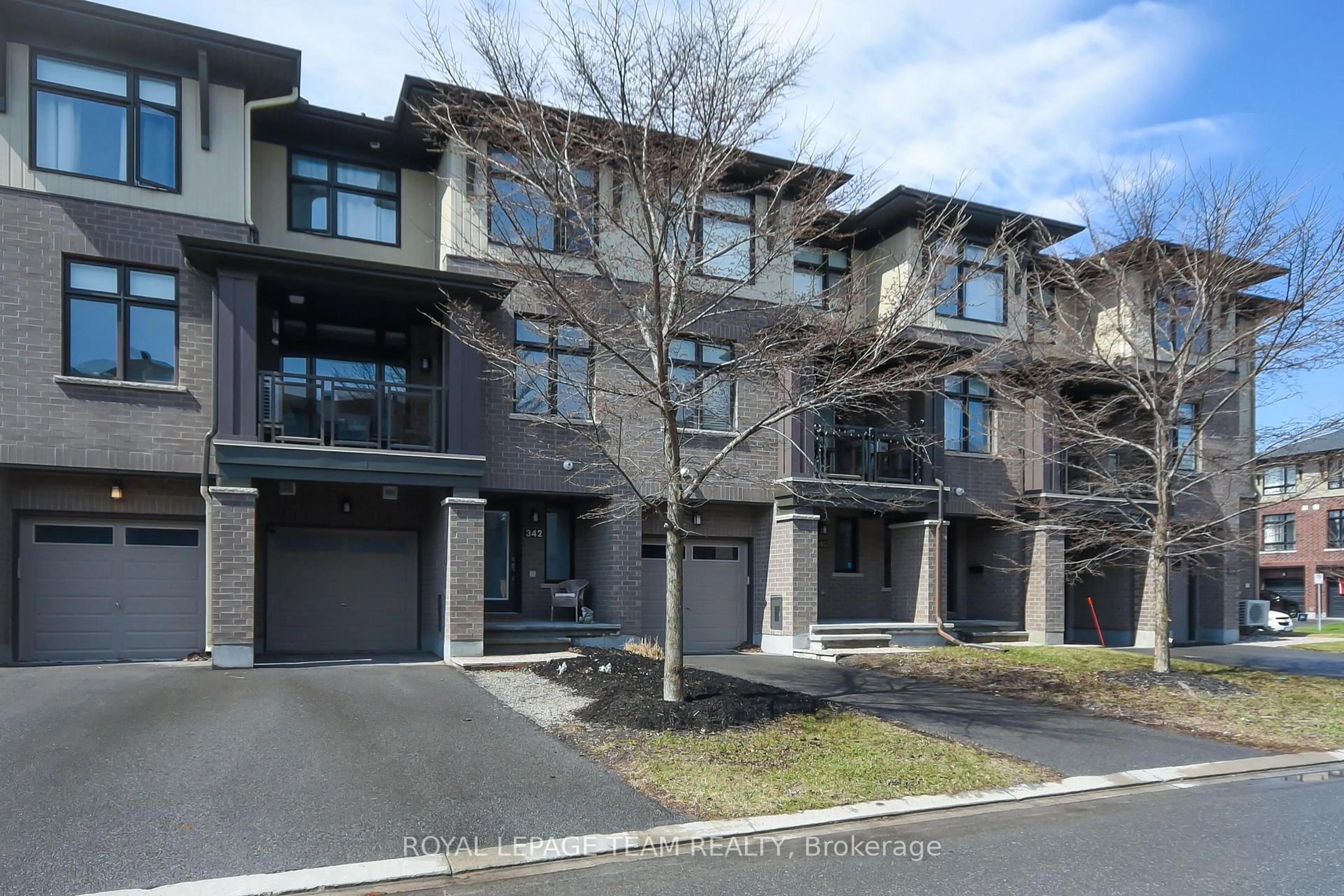 A pic from outside/outdoor area/front of a property/back of a property/a pic from drone, street for 342 Twinflower Way, Ottawa Ontario K2J 5Z6