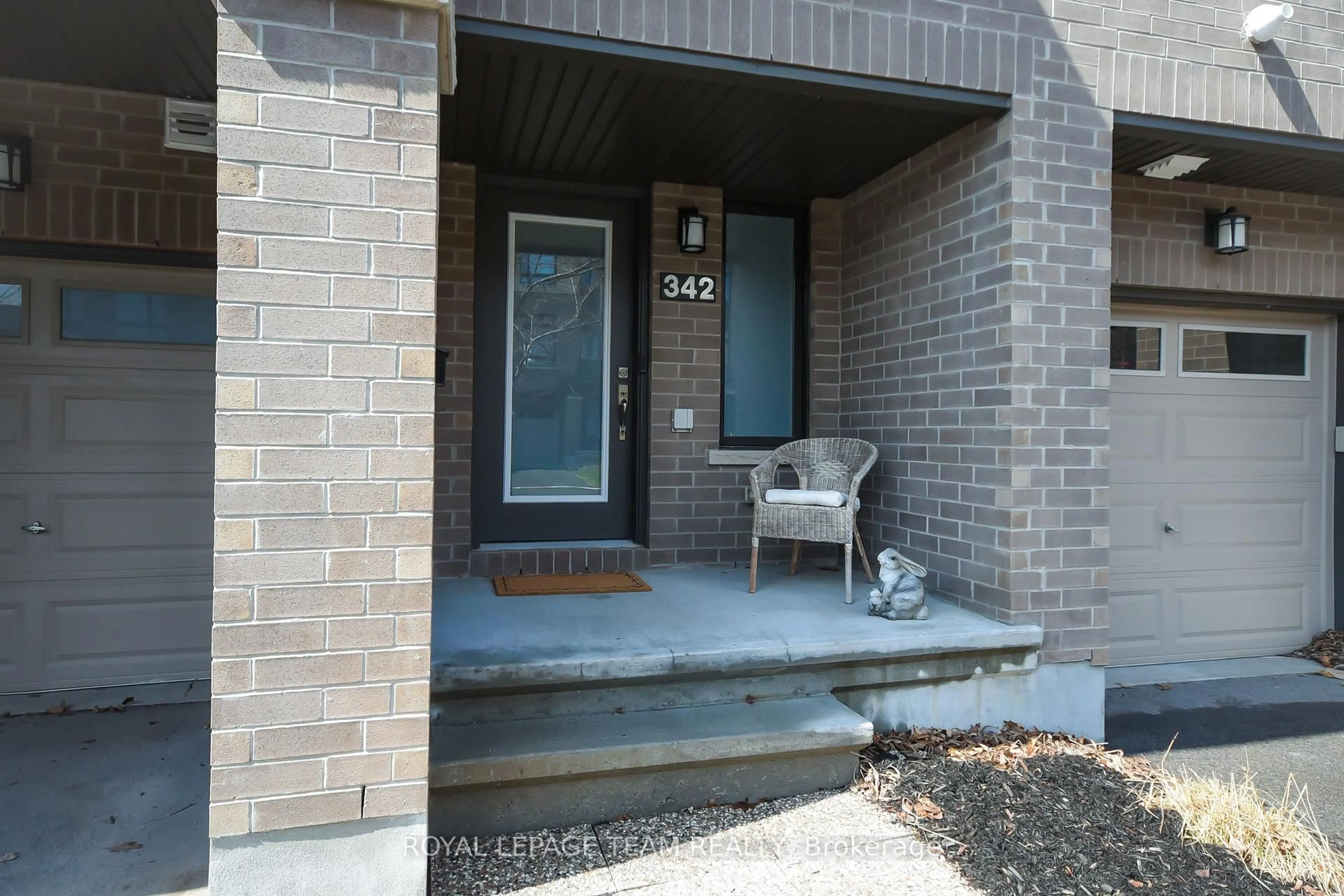 Indoor entryway for 342 Twinflower Way, Ottawa Ontario K2J 5Z6