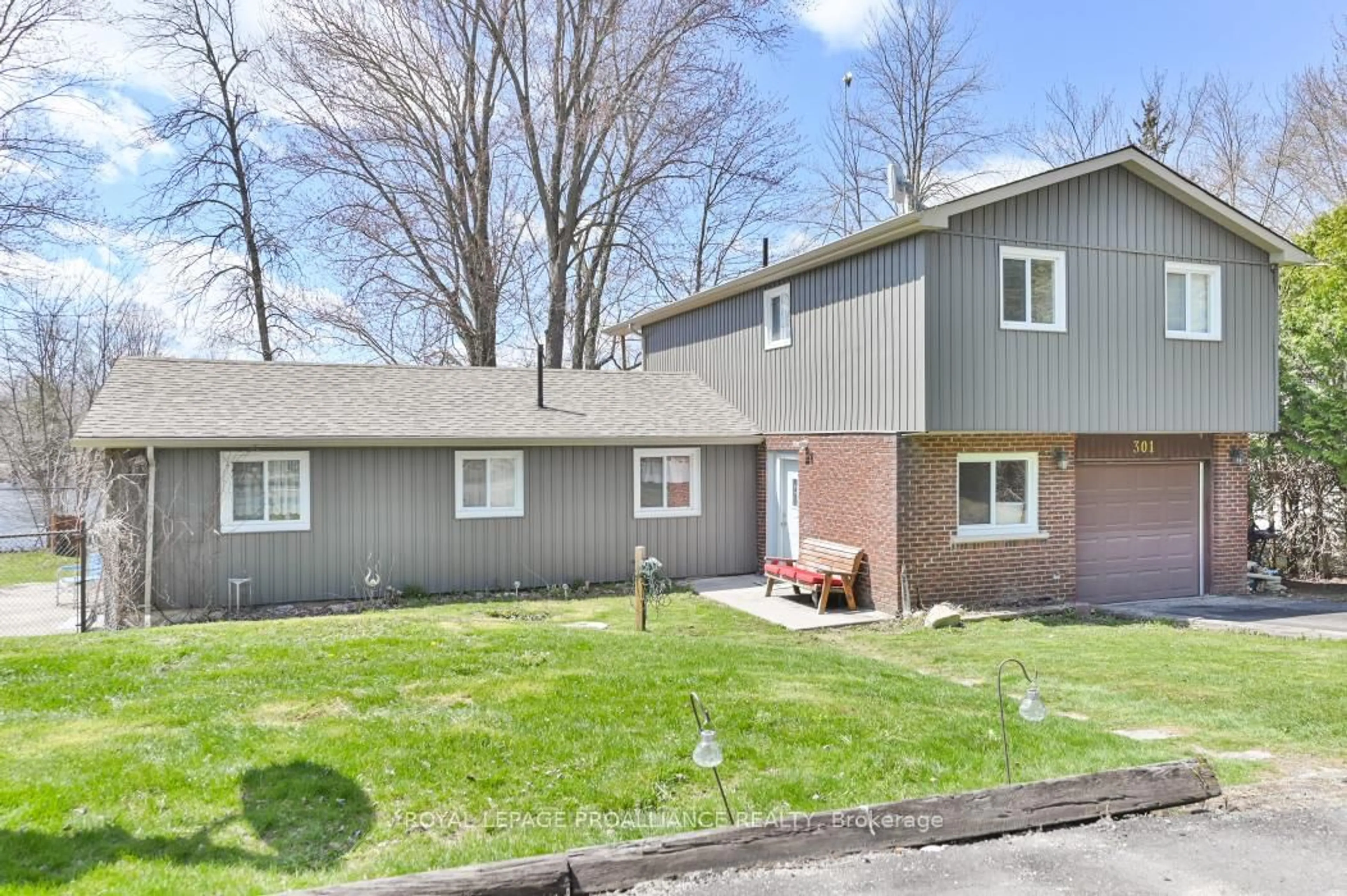 Home with vinyl exterior material, street for 301 Sherry Rd, Thomasburg Ontario K0K 3H0
