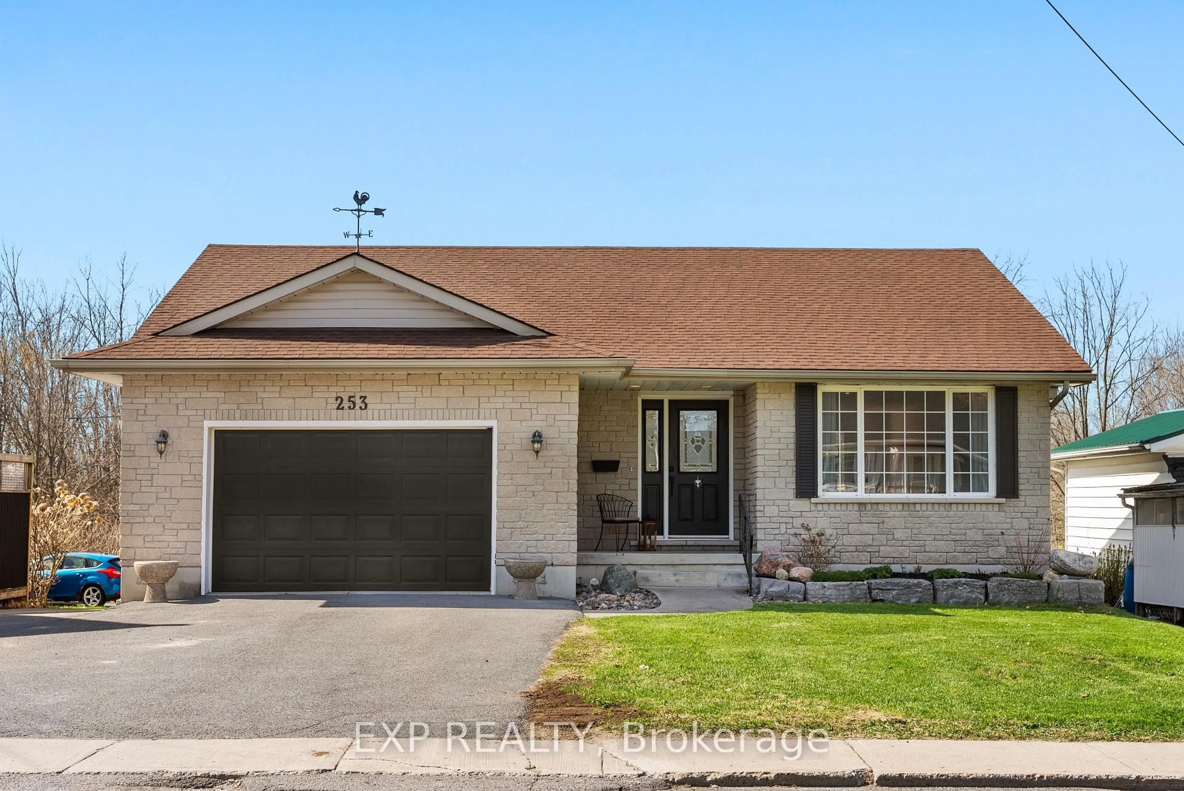 Home with brick exterior material, street for 253 Thomas St, Greater Napanee Ontario K7R 2H2
