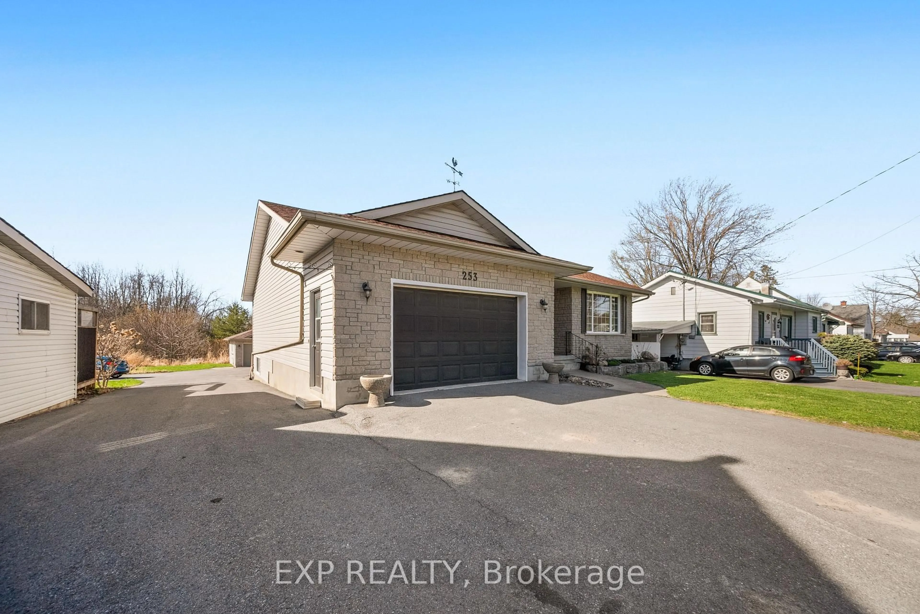 Unknown for 253 Thomas St, Greater Napanee Ontario K7R 2H2