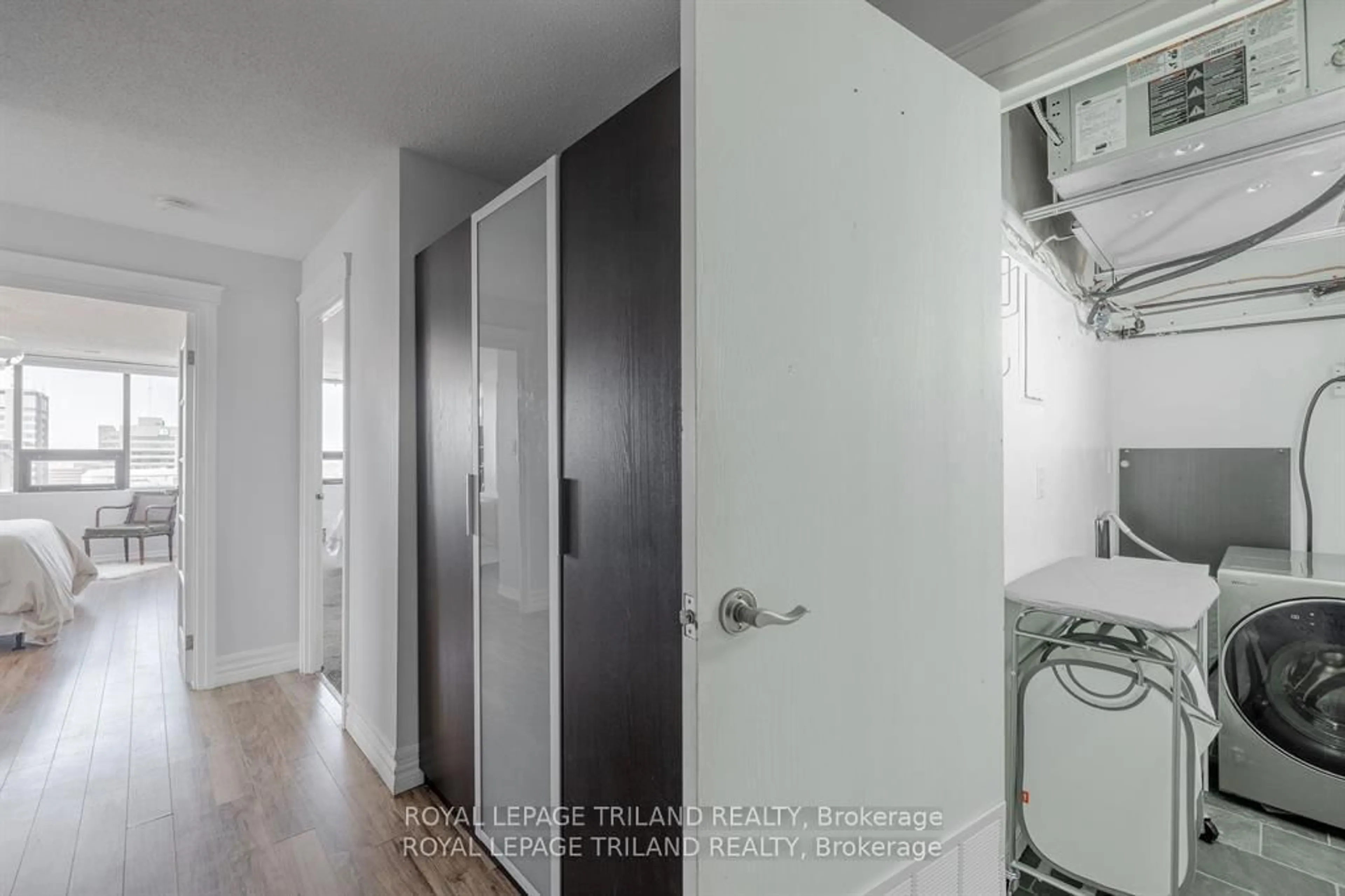 Unknown for 389 DUNDAS St #2302, London East Ontario N6B 3L5