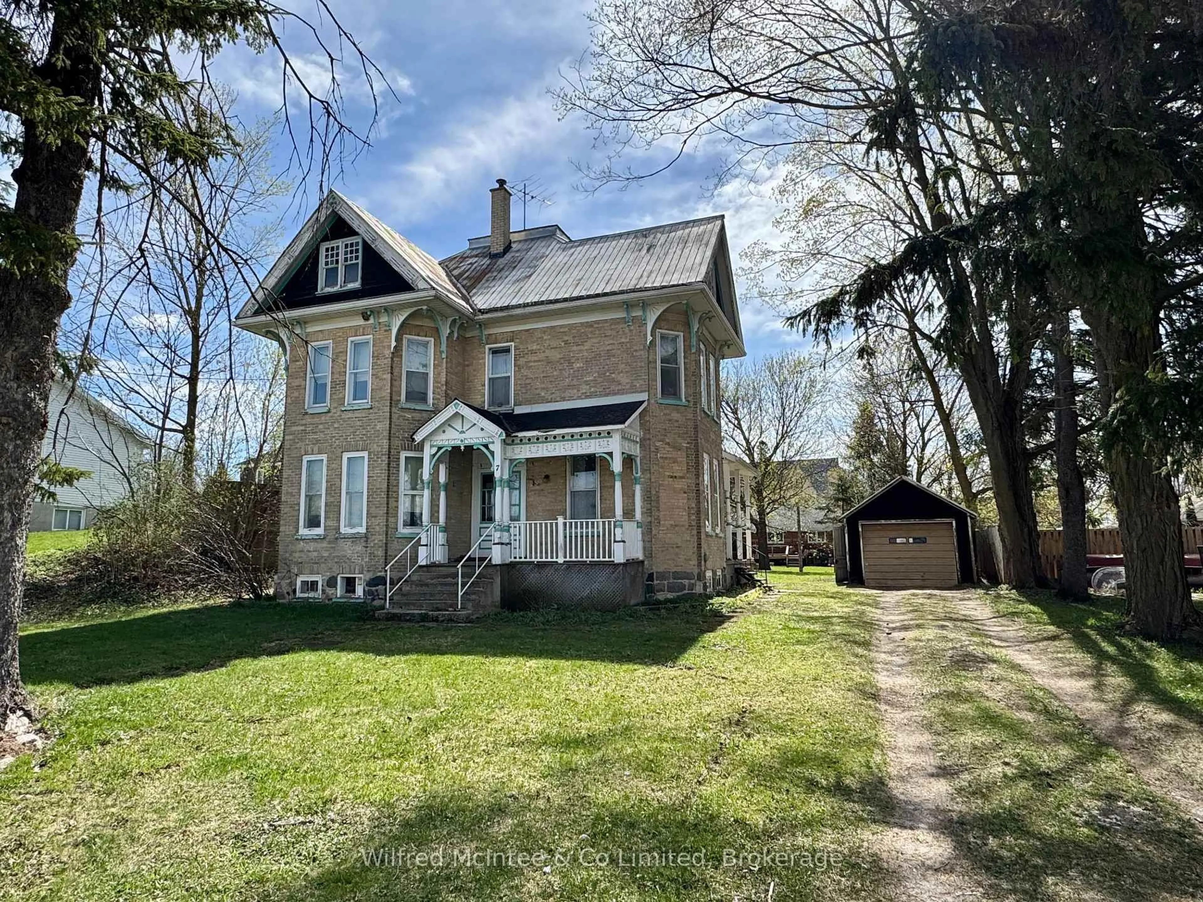 A pic from outside/outdoor area/front of a property/back of a property/a pic from drone, street for 7 First St, South Bruce Ontario N0G 1J0