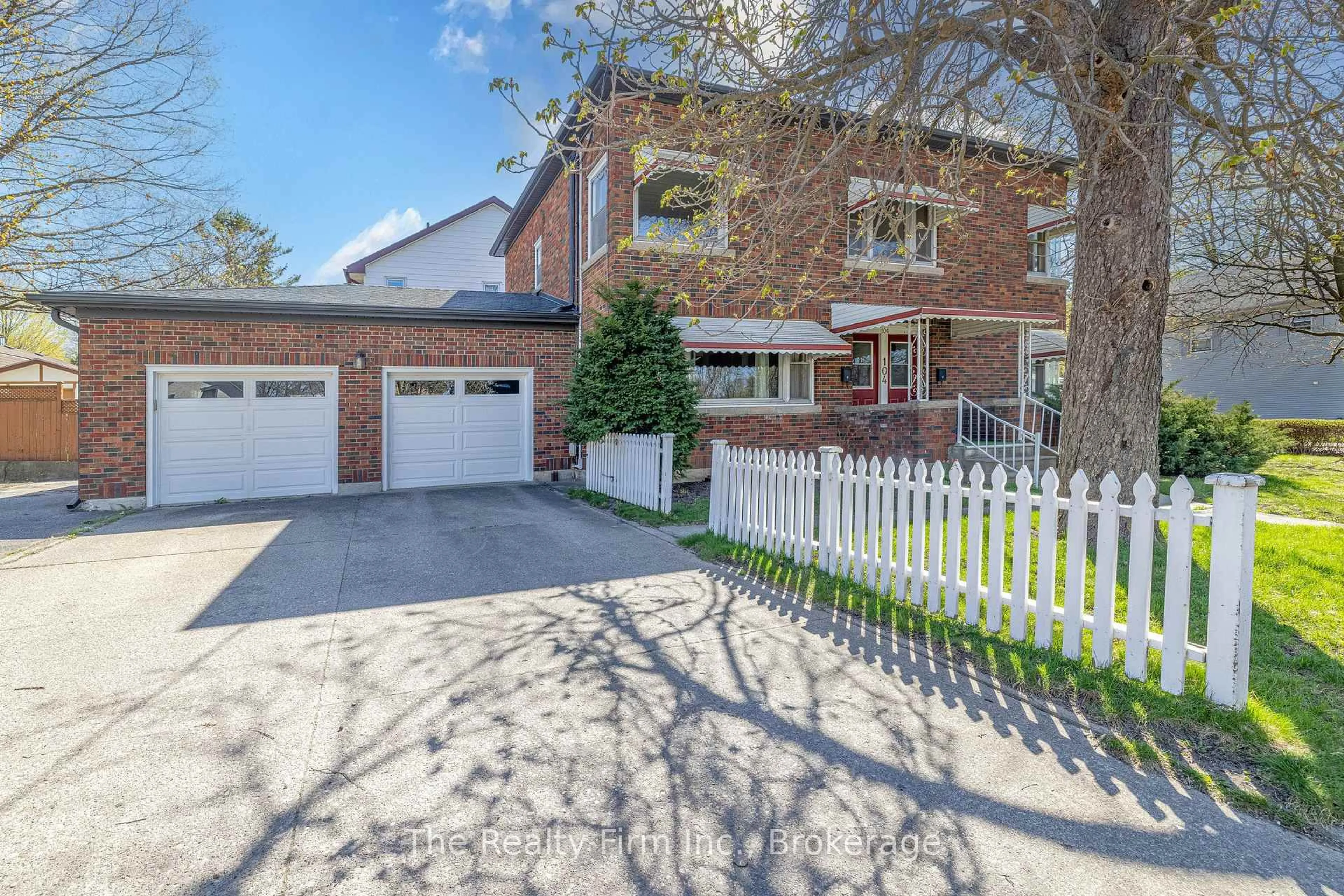 Home with brick exterior material, street for 104 Oxford St, Woodstock Ontario N4S 6A7