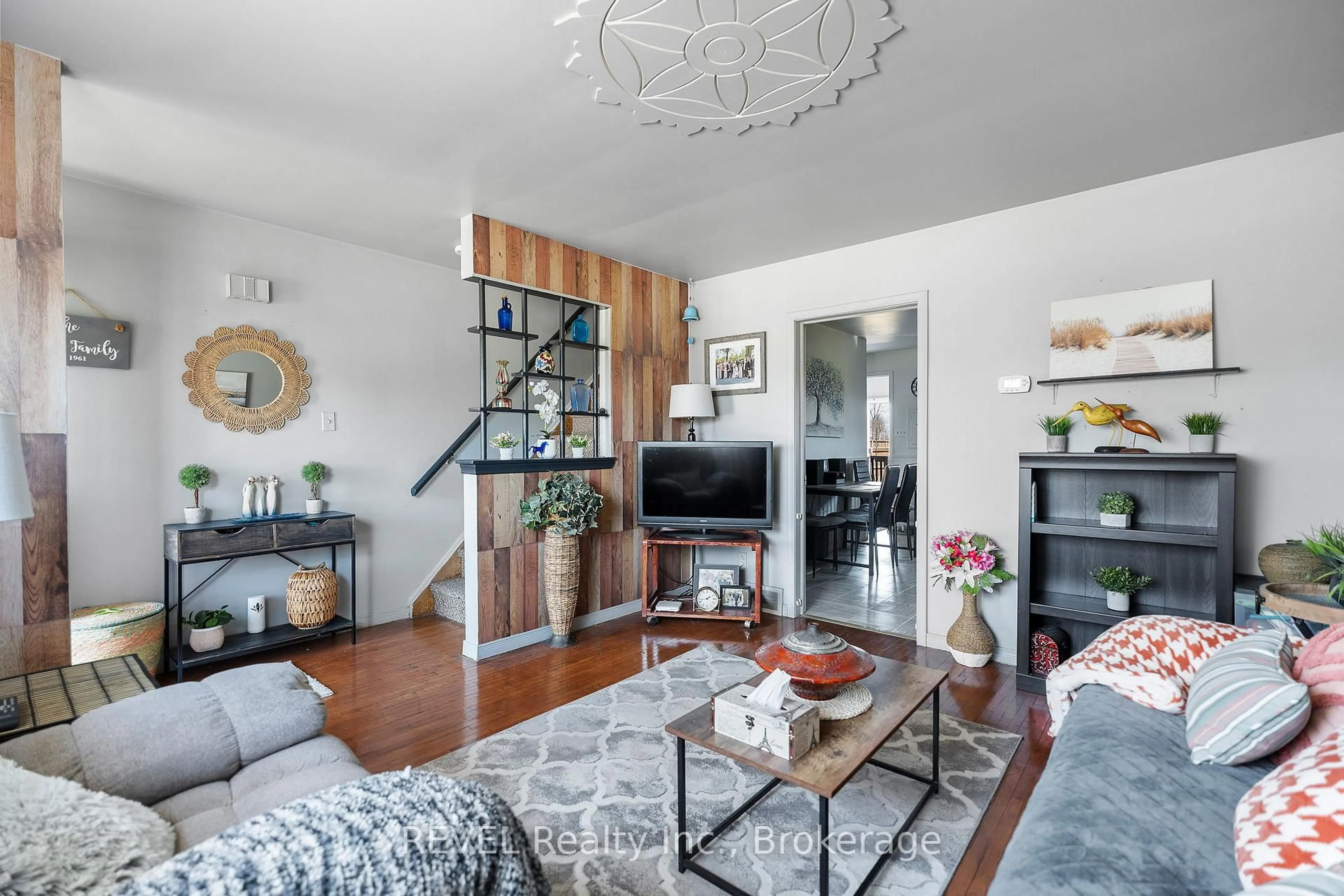 Living room with furniture, unknown for 137 Wellington St, Port Colborne Ontario L3K 2K1