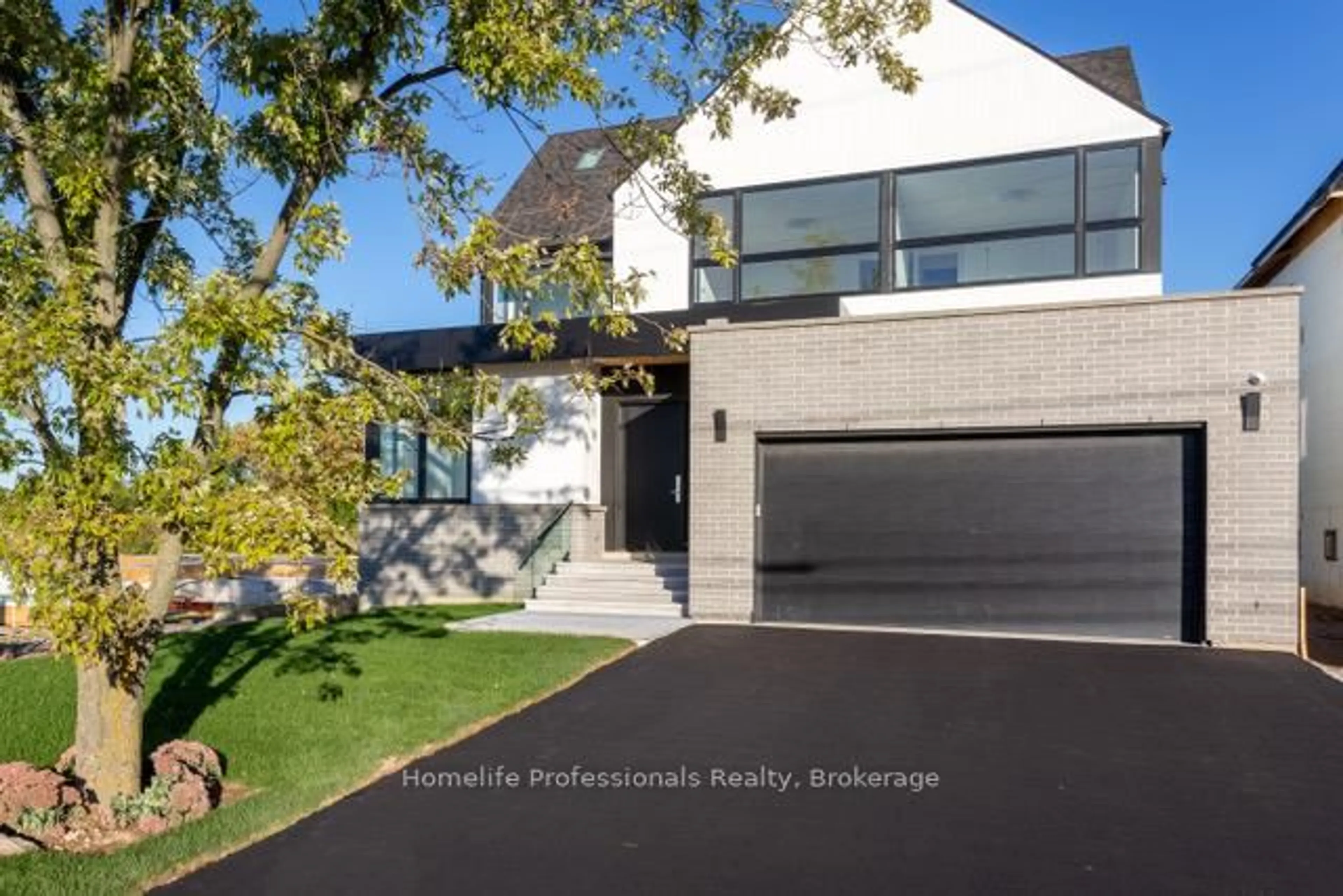 Home with brick exterior material, street for 70 Upper Mount Albion Rd, Hamilton Ontario L8J 2S1